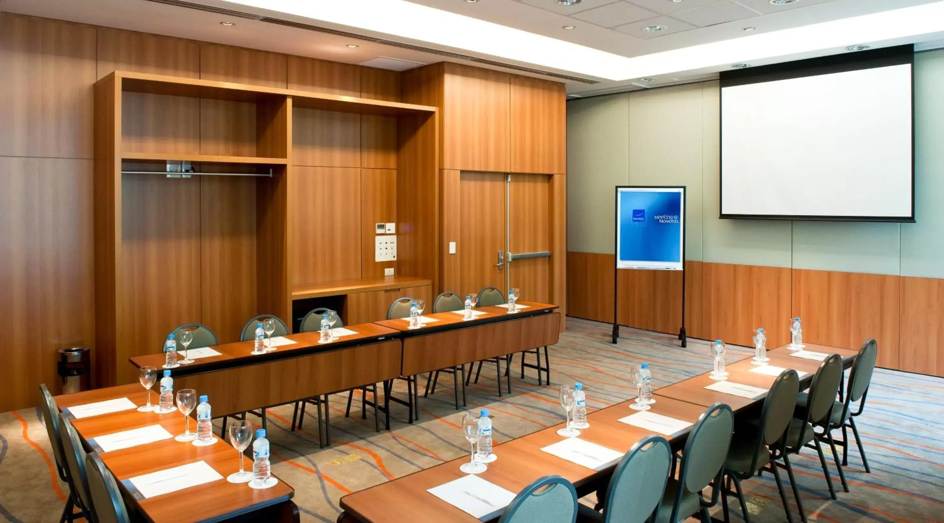 Banquet/Function facilities, Business Area/Conference Room in Novotel RJ Santos Dumont