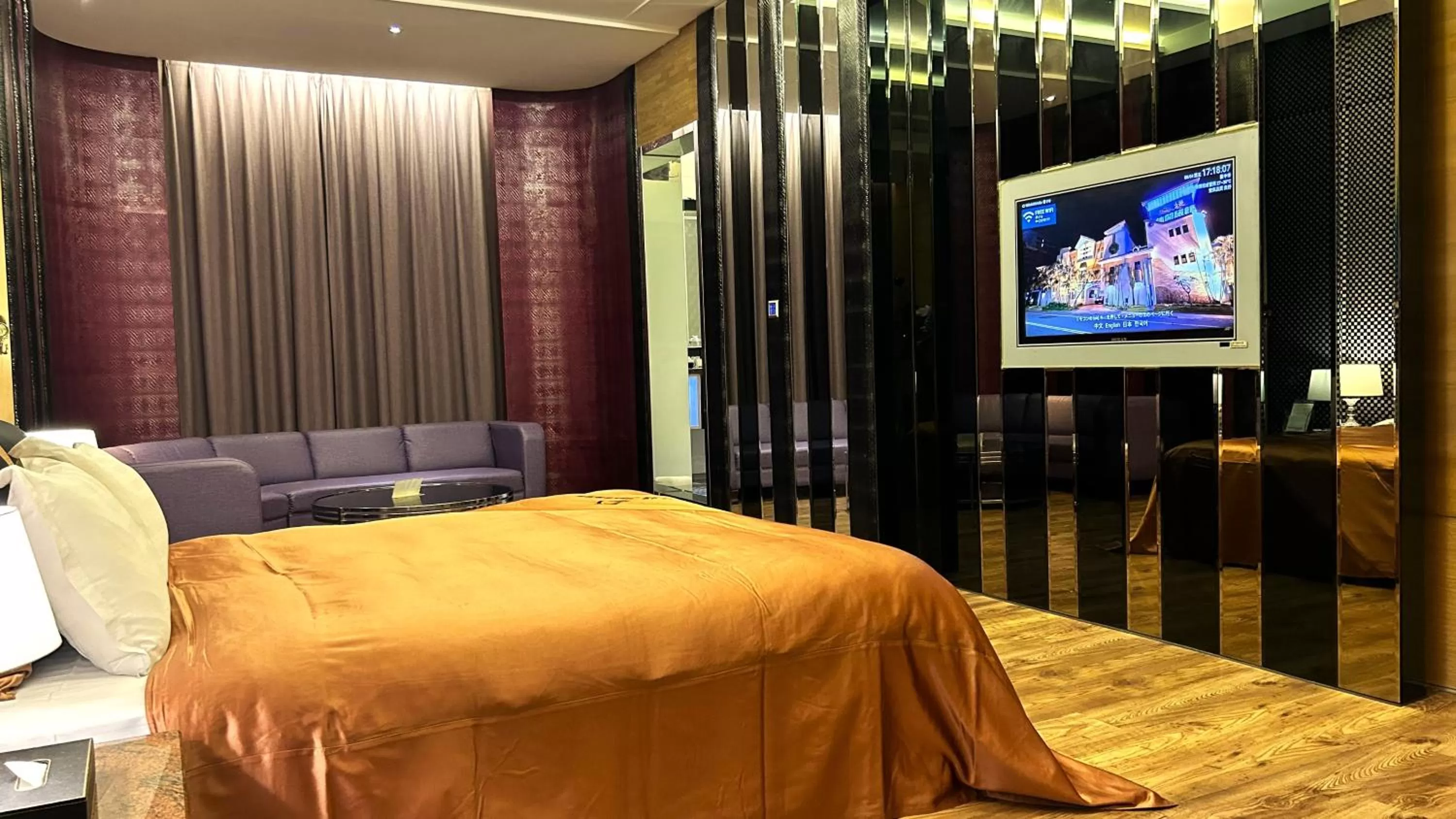 Photo of the whole room, Bed in Shining Motel