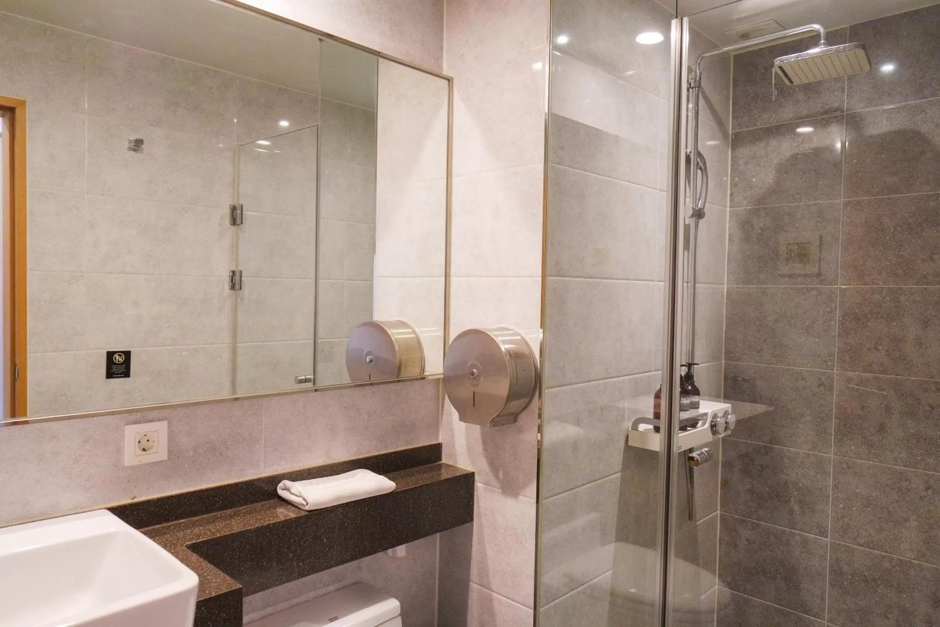 Sauna, Bathroom in Jongno Dongdaemun Lumia Hotel