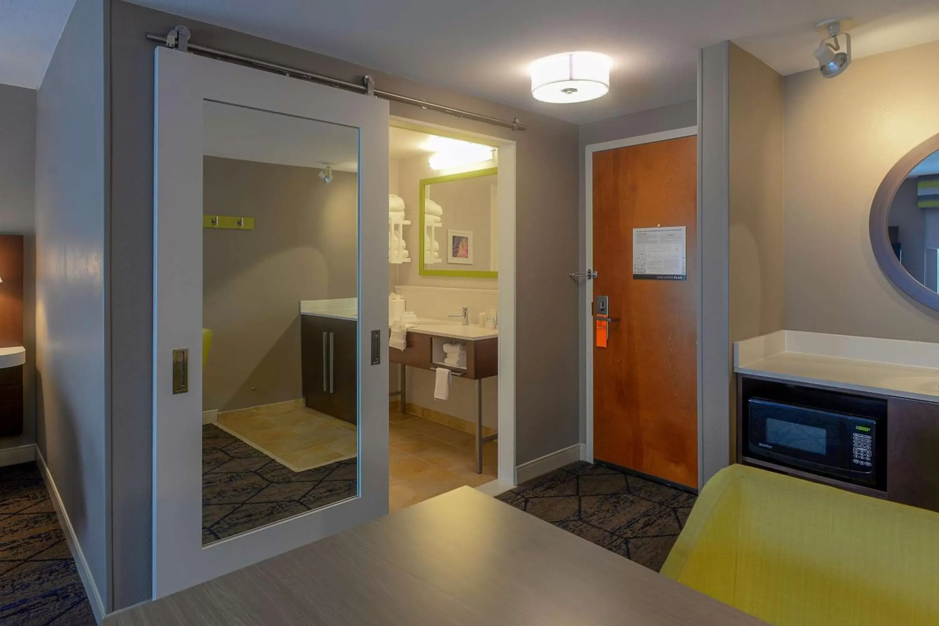 Bedroom, Bathroom in Hampton Inn & Suites Atlanta-Six Flags