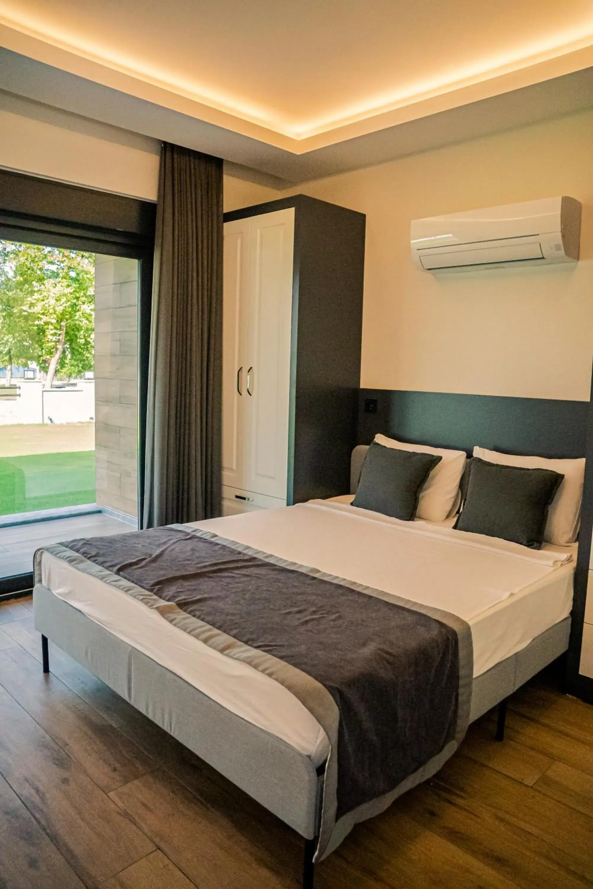 Bedroom, Bed in Camyuva Beach Hotel