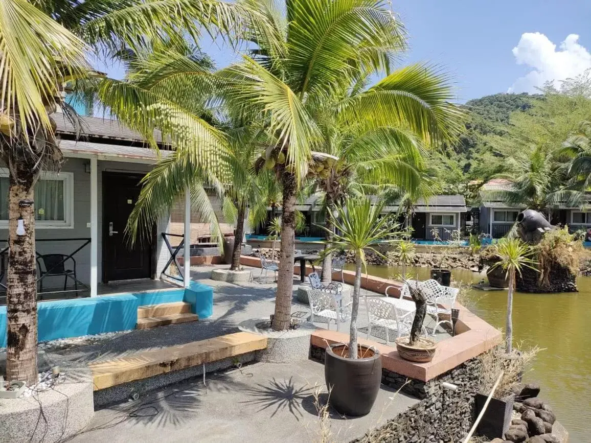 Swimming Pool in Airis Sanctuary Resort