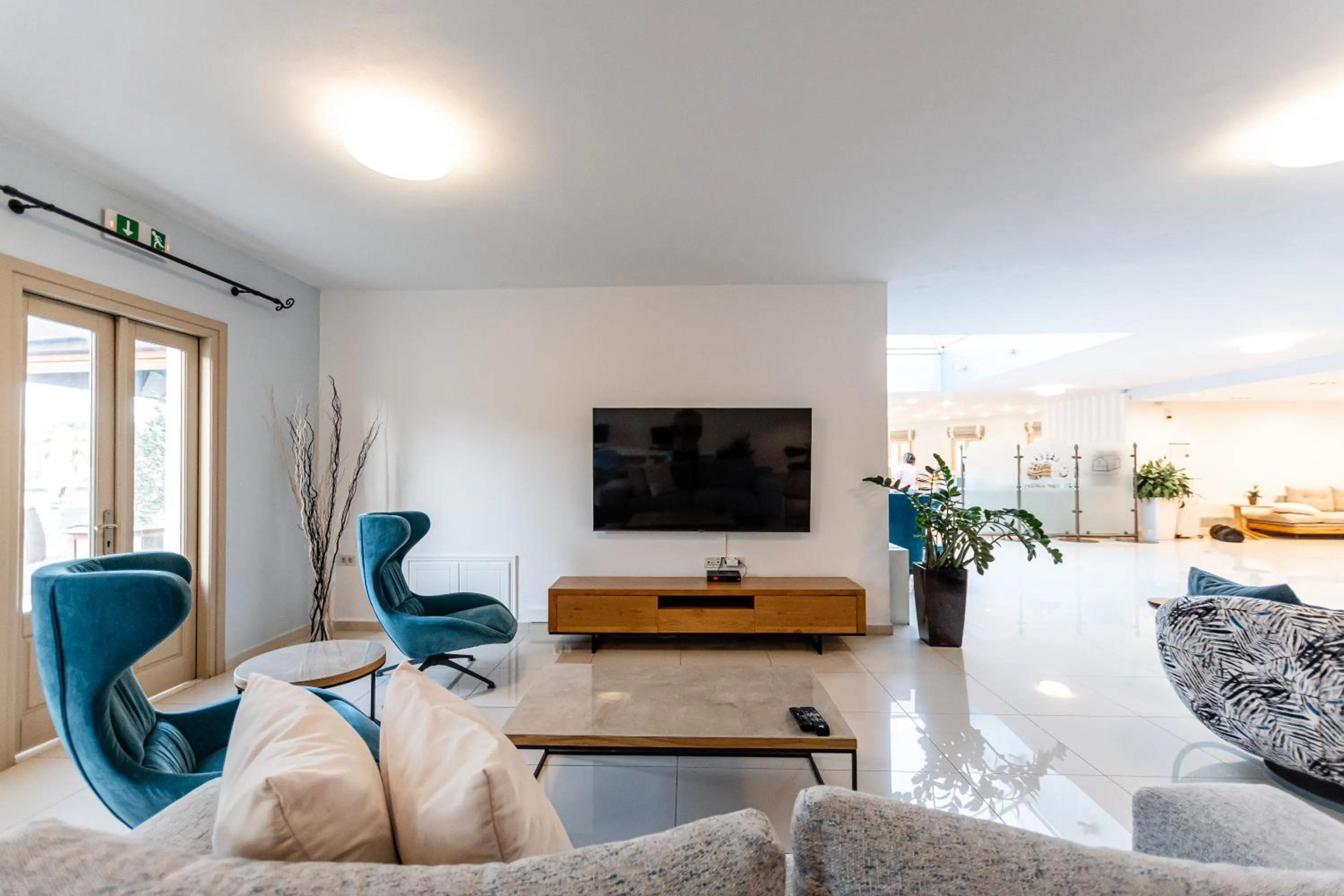 TV and multimedia in Naxos Resort Beach Hotel