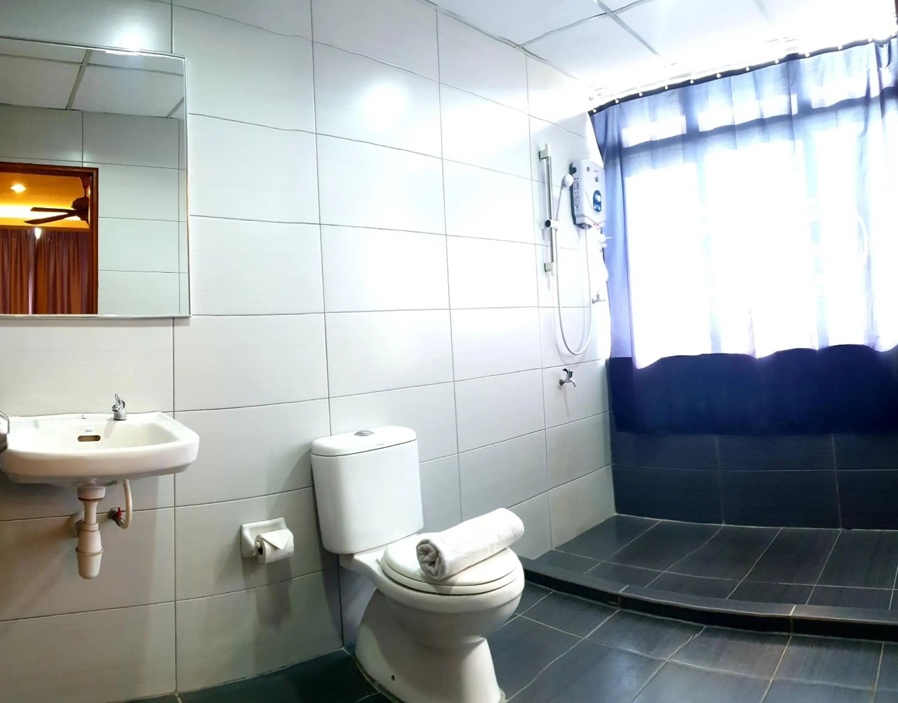 Bathroom in Golden Court Hotel - Tun Abdul Razak