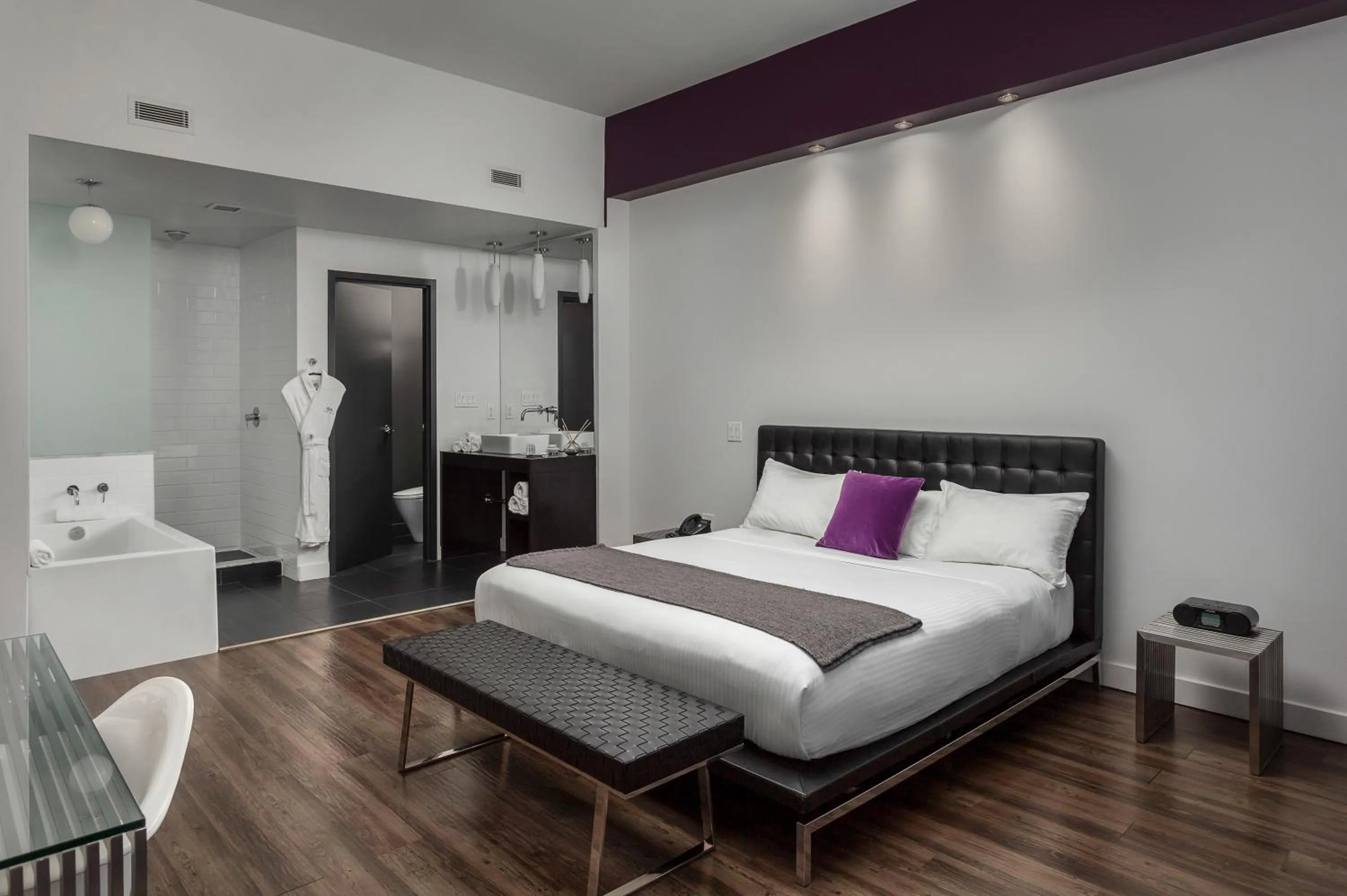 Photo of the whole room, Bed in Hotel Metro