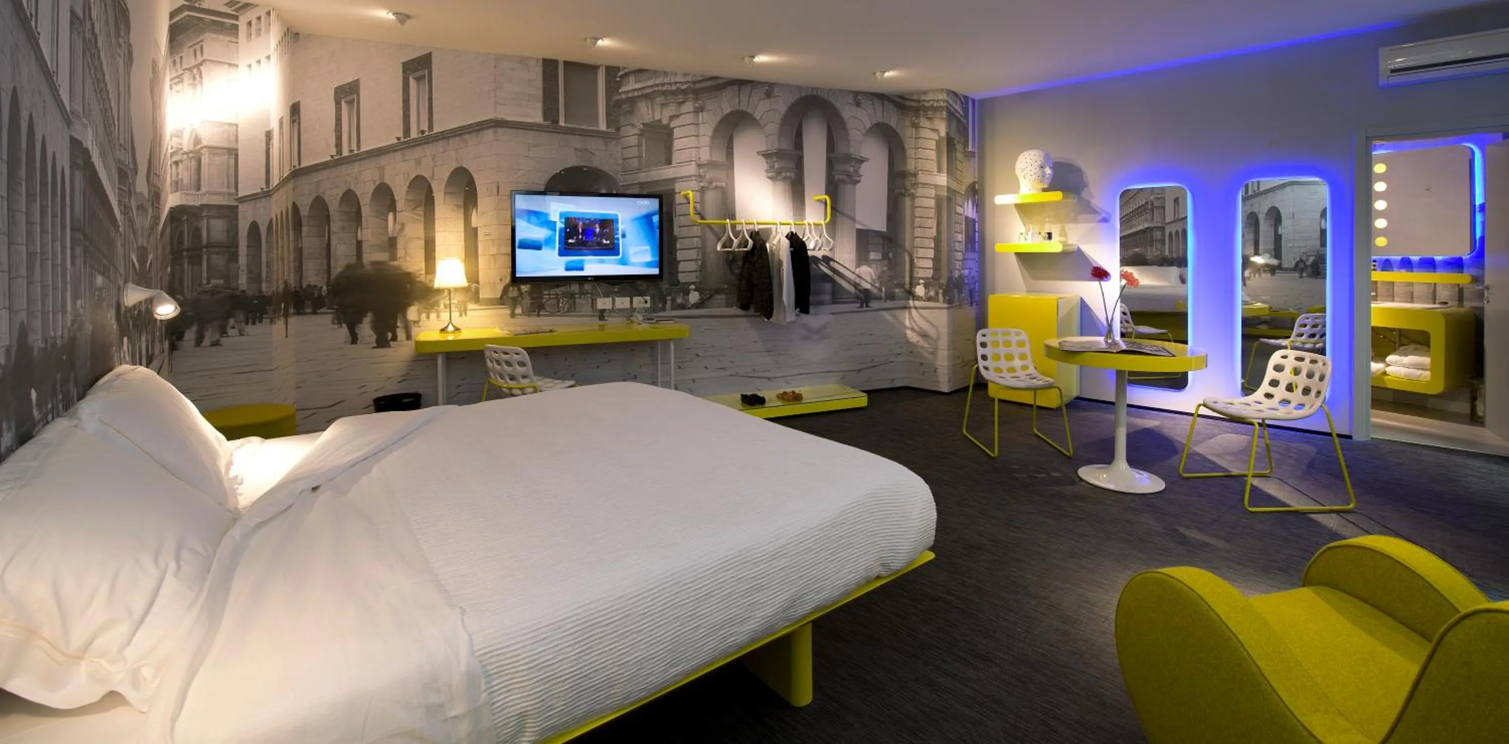 Photo of the whole room, Bed in The Street Milano Duomo | a Design Boutique Hotel