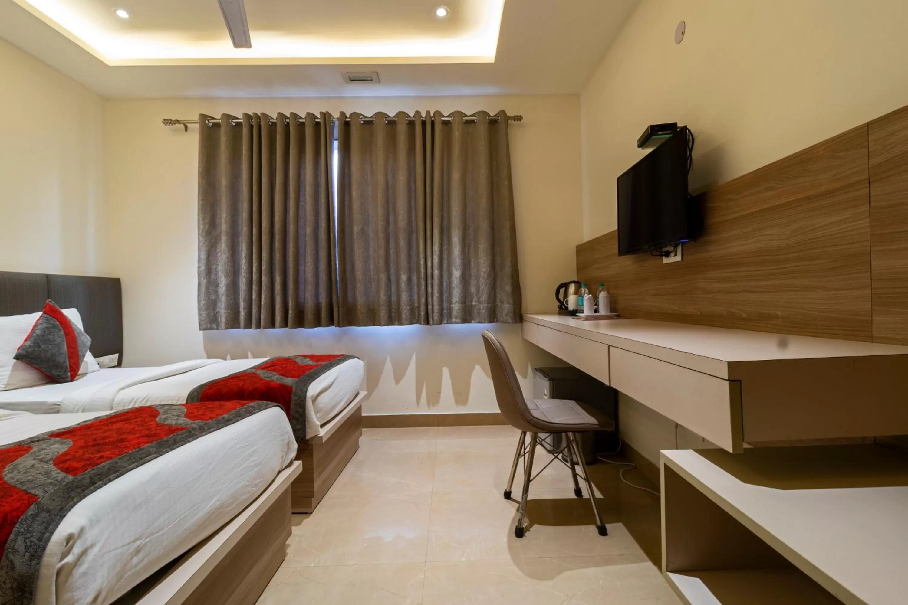 Bedroom, Bed in Hotel Tripple Tree - Karol Bagh