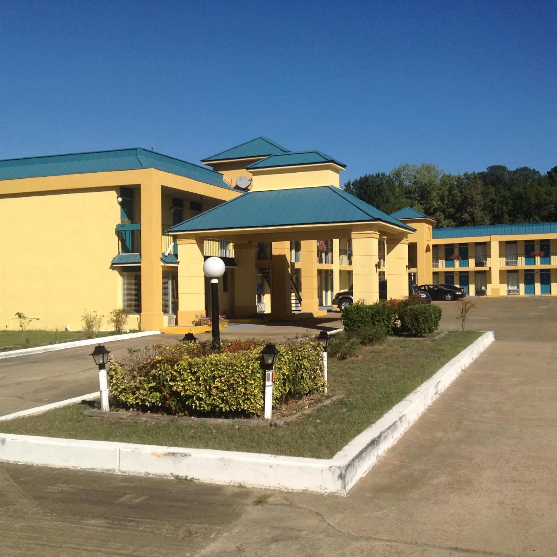 Facade/entrance in America Best Value Inn Kosciusko