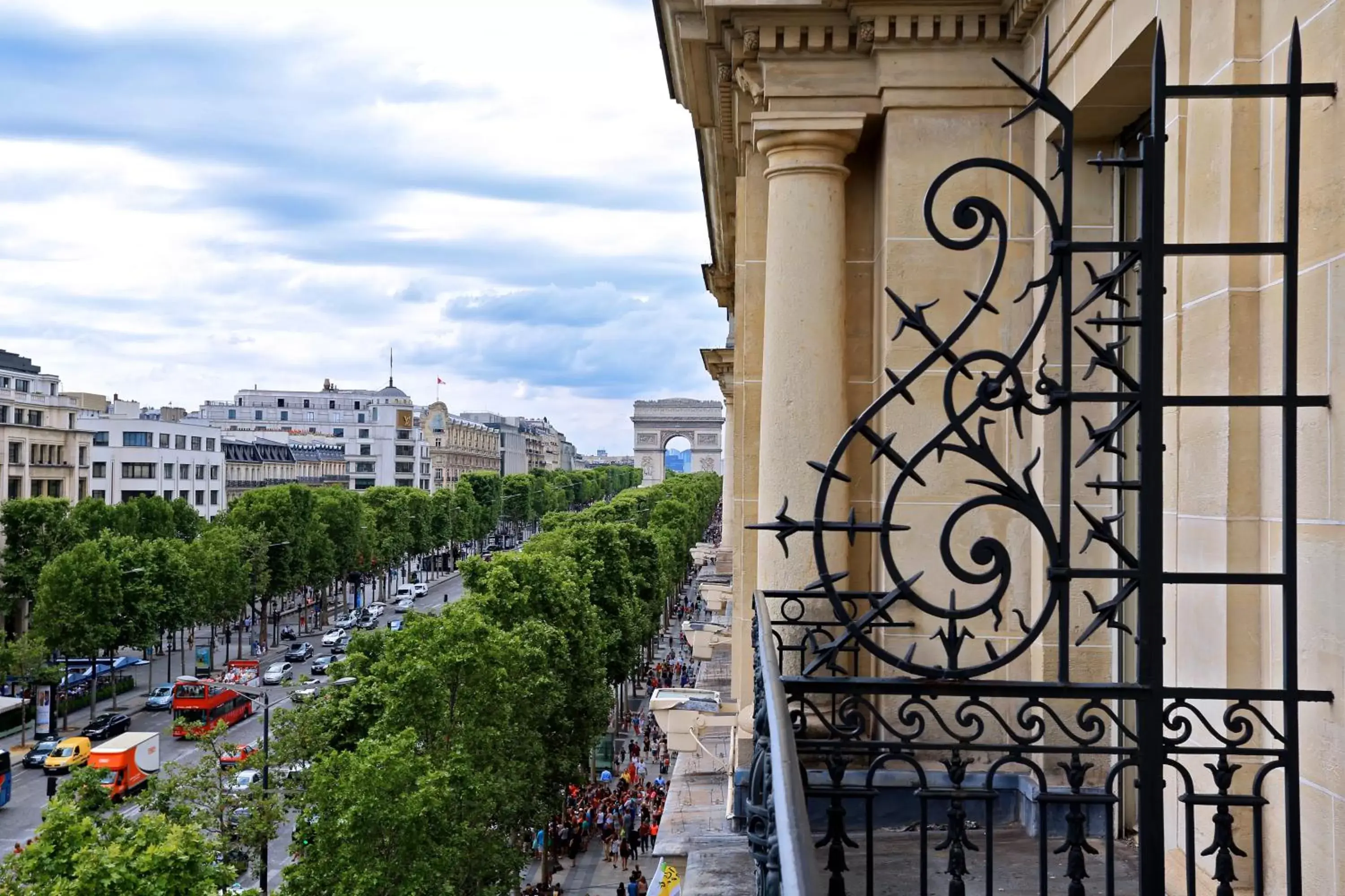 Balcony/Terrace in Fraser Suites Le Claridge Champs-Elysées