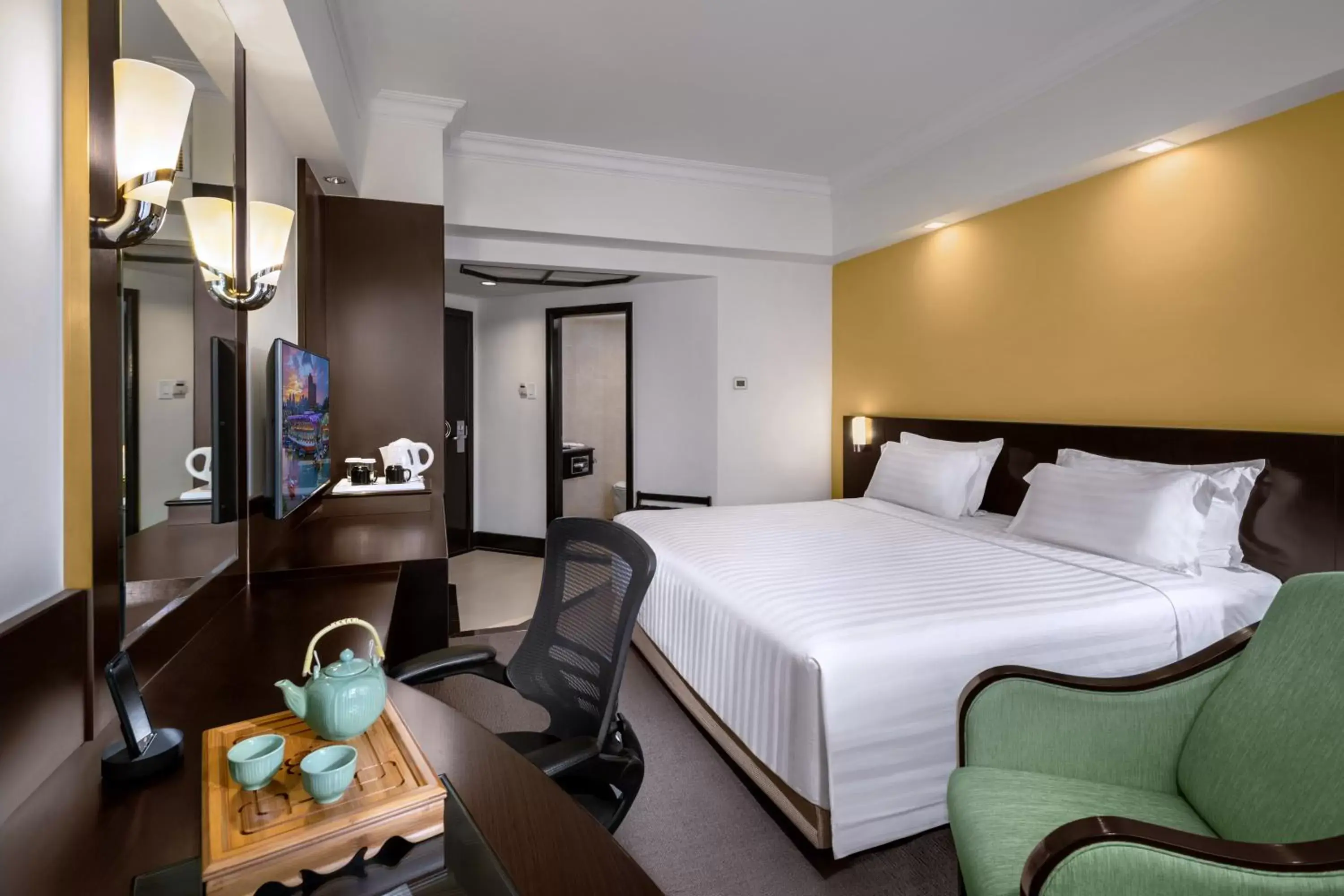 Bed in Furama City Centre Bed in Furama City Centre