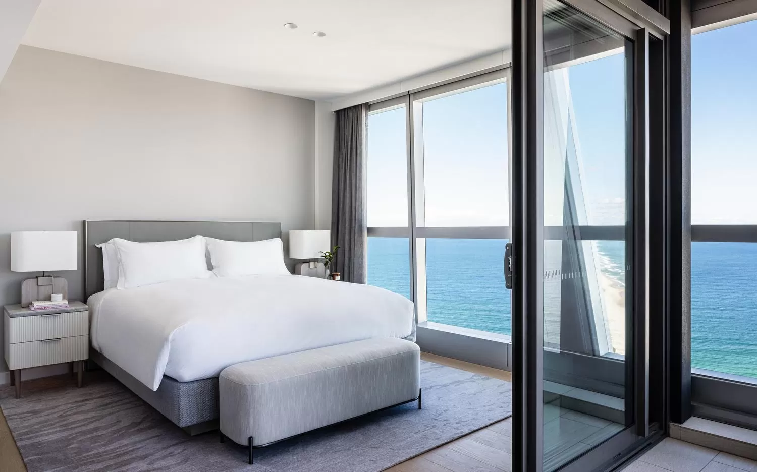 Bed in The Langham, Gold Coast and Jewel Residences