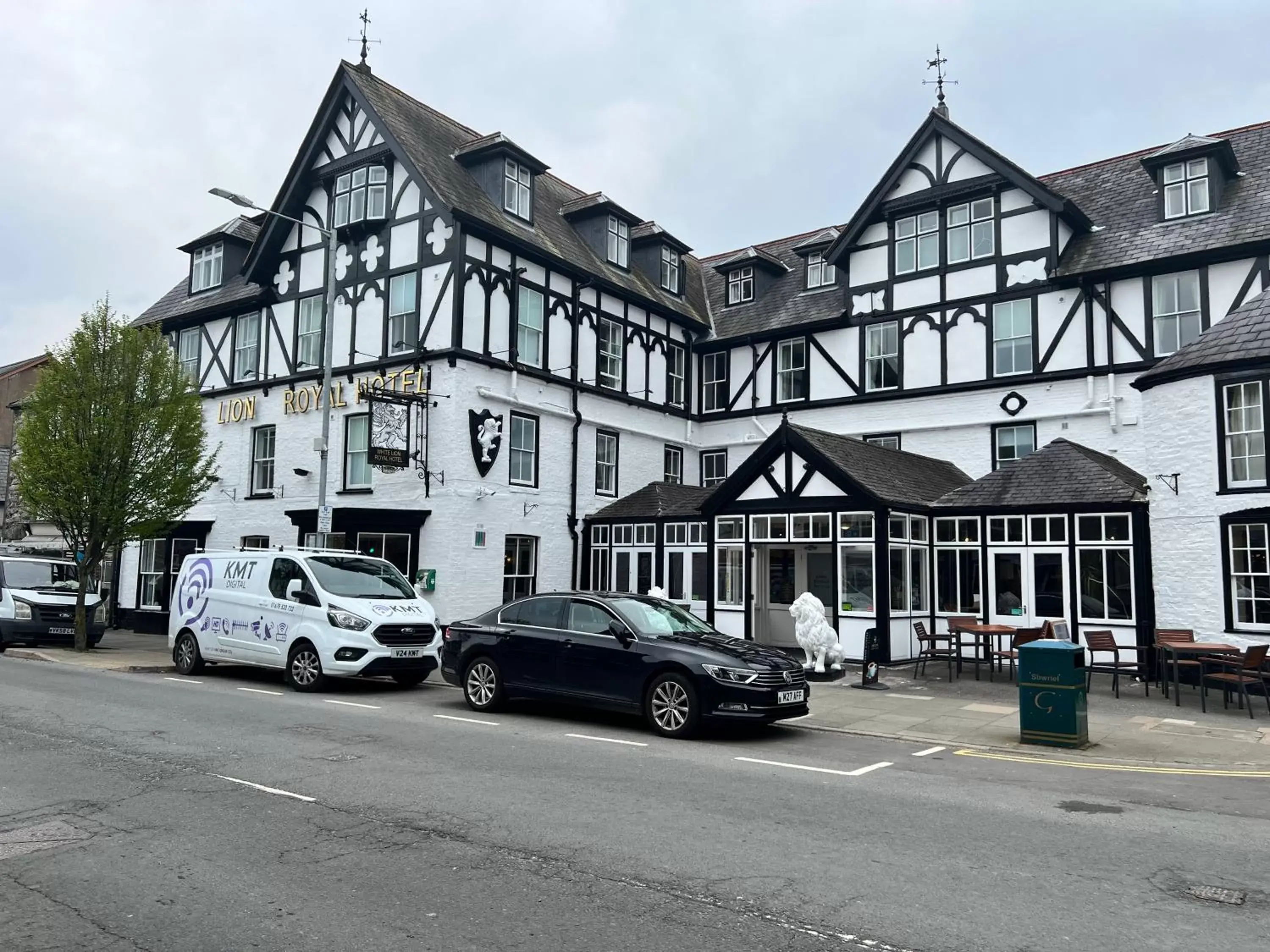 Property Building in White Lion Royal Hotel