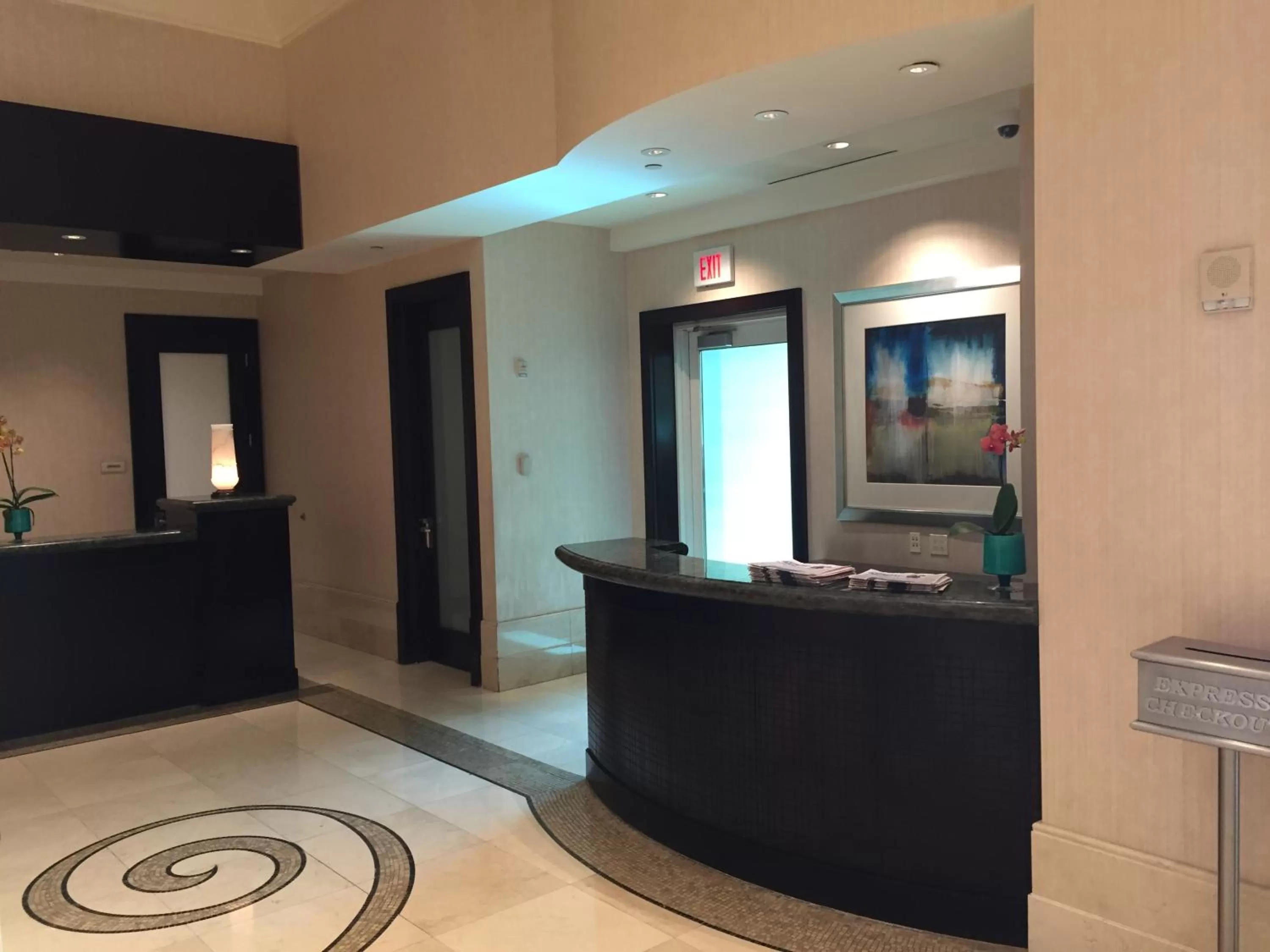 Lobby or reception in Luxury Suites International at The Signature