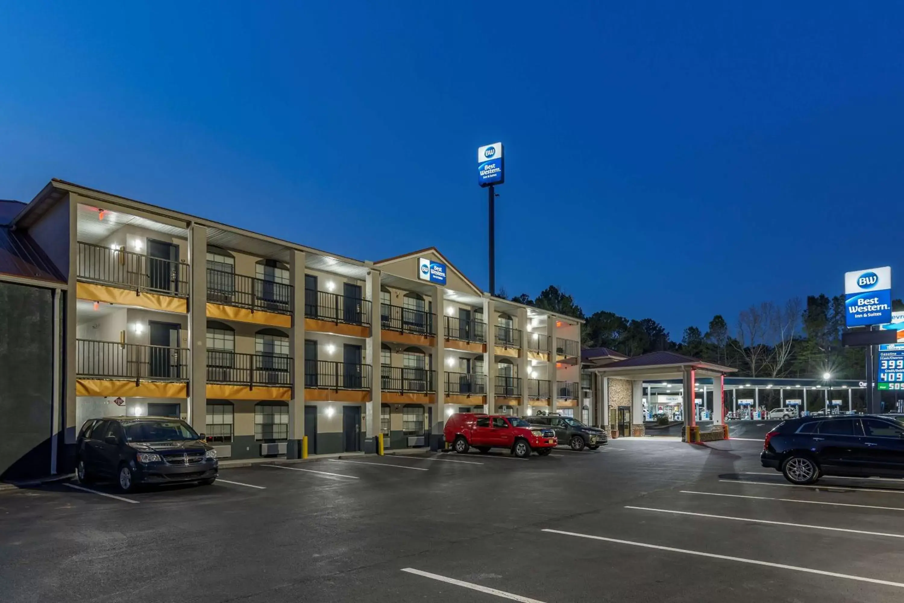 Property Building in Best Western Allatoona Inn & Suites