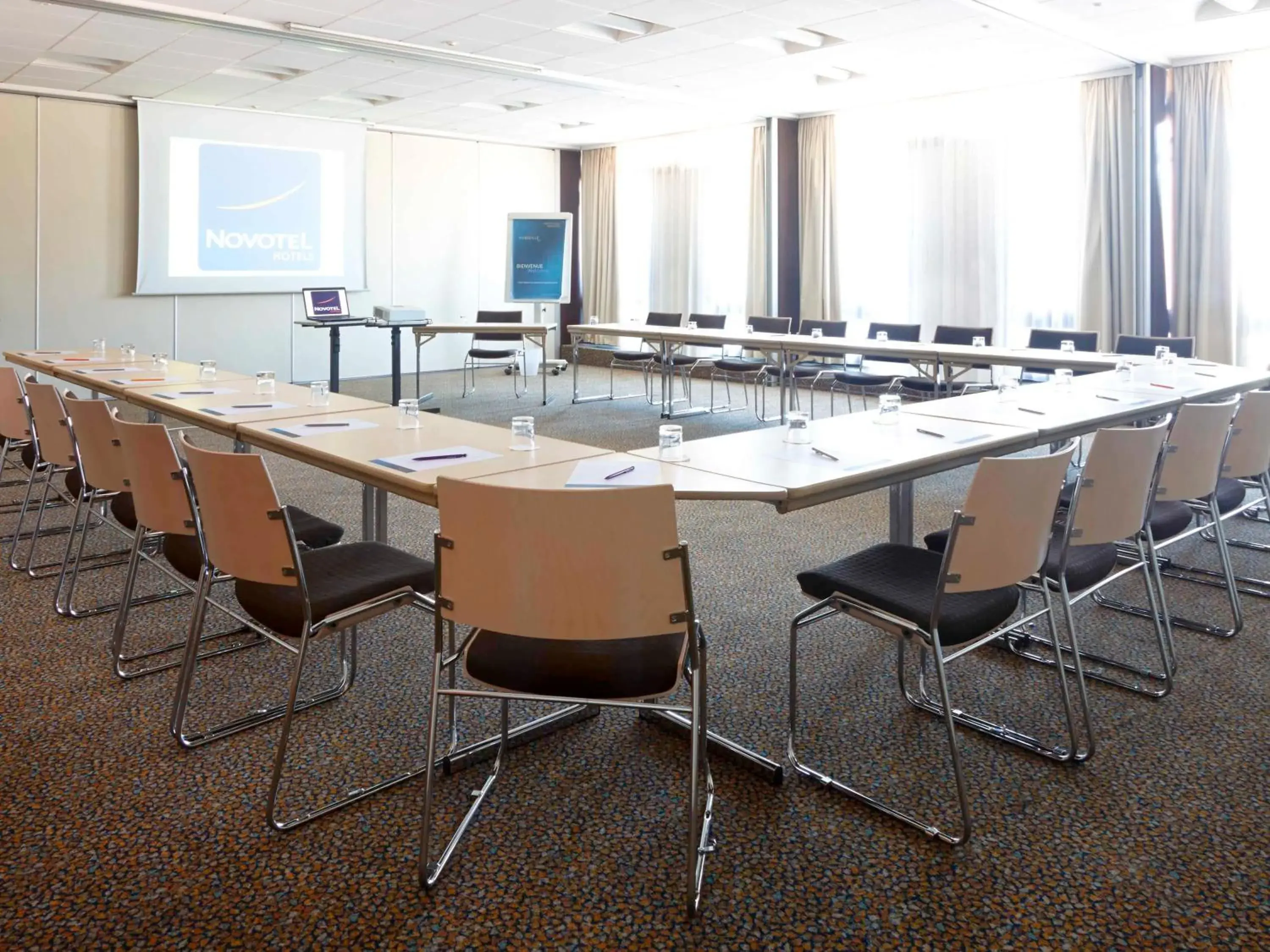 Meeting/conference room in Novotel Marseille Est