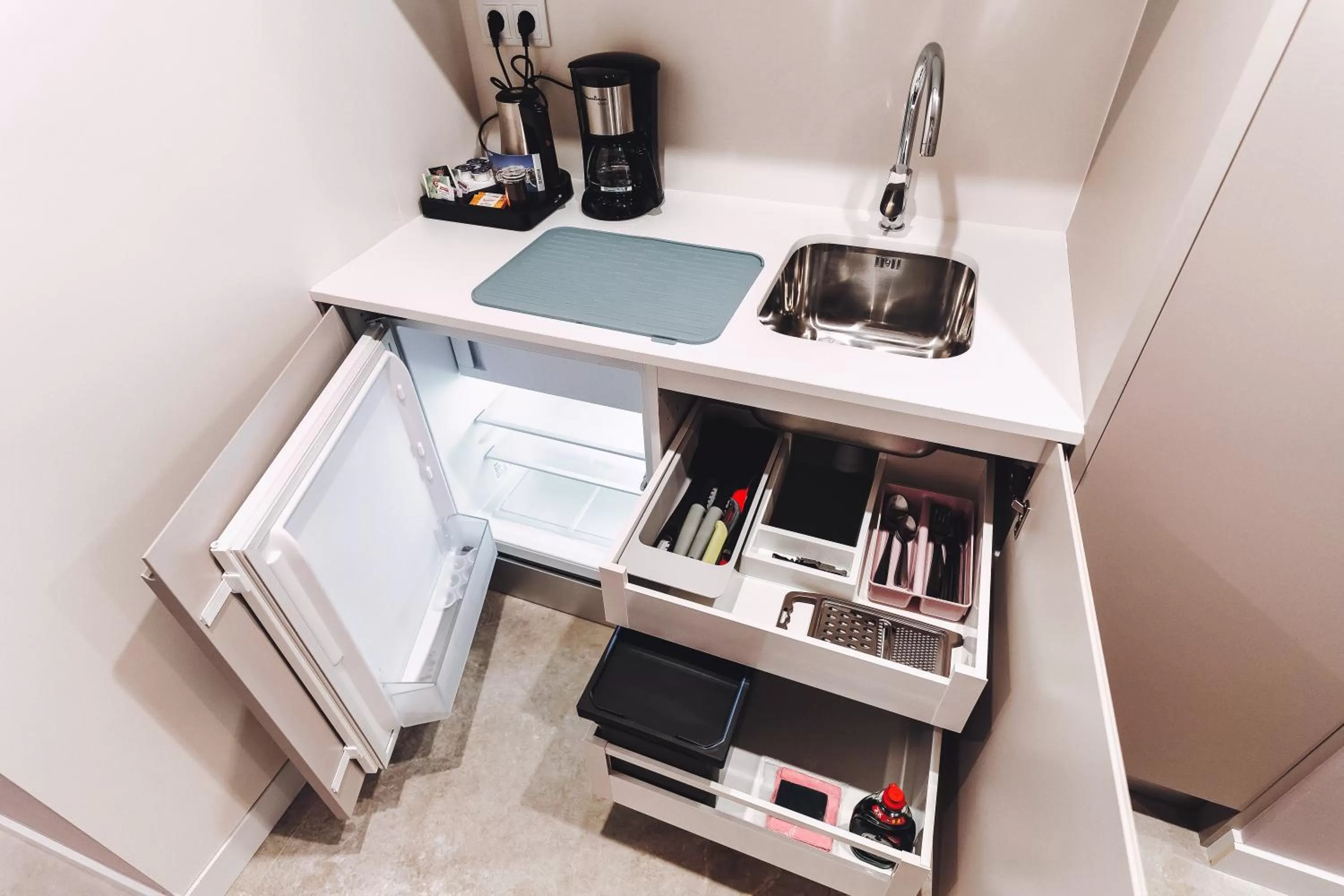 Kitchen or kitchenette in GBH Hotel-Apartamentos Estrella de Mar