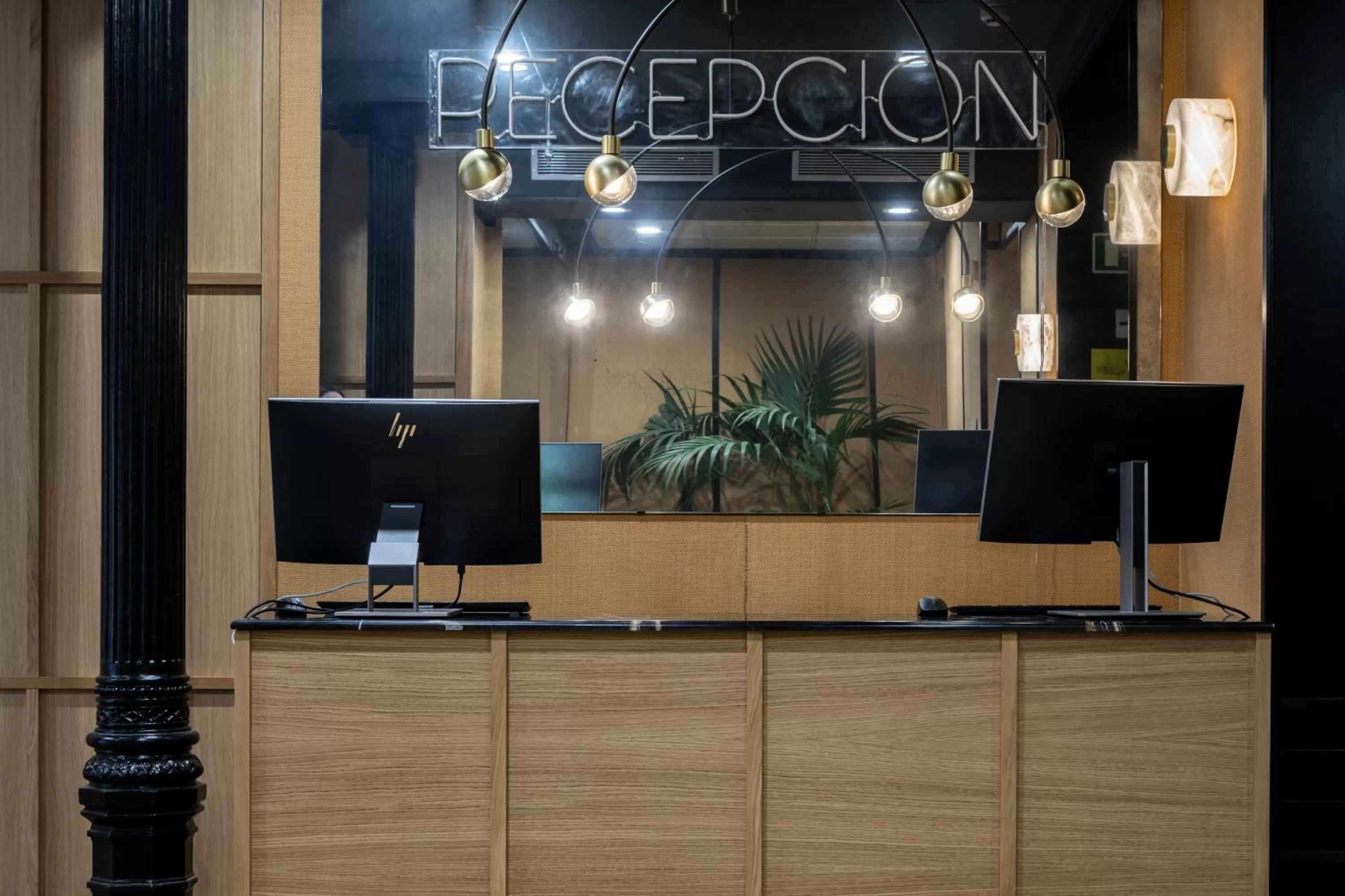 Lobby or reception in Petit Palace Preciados