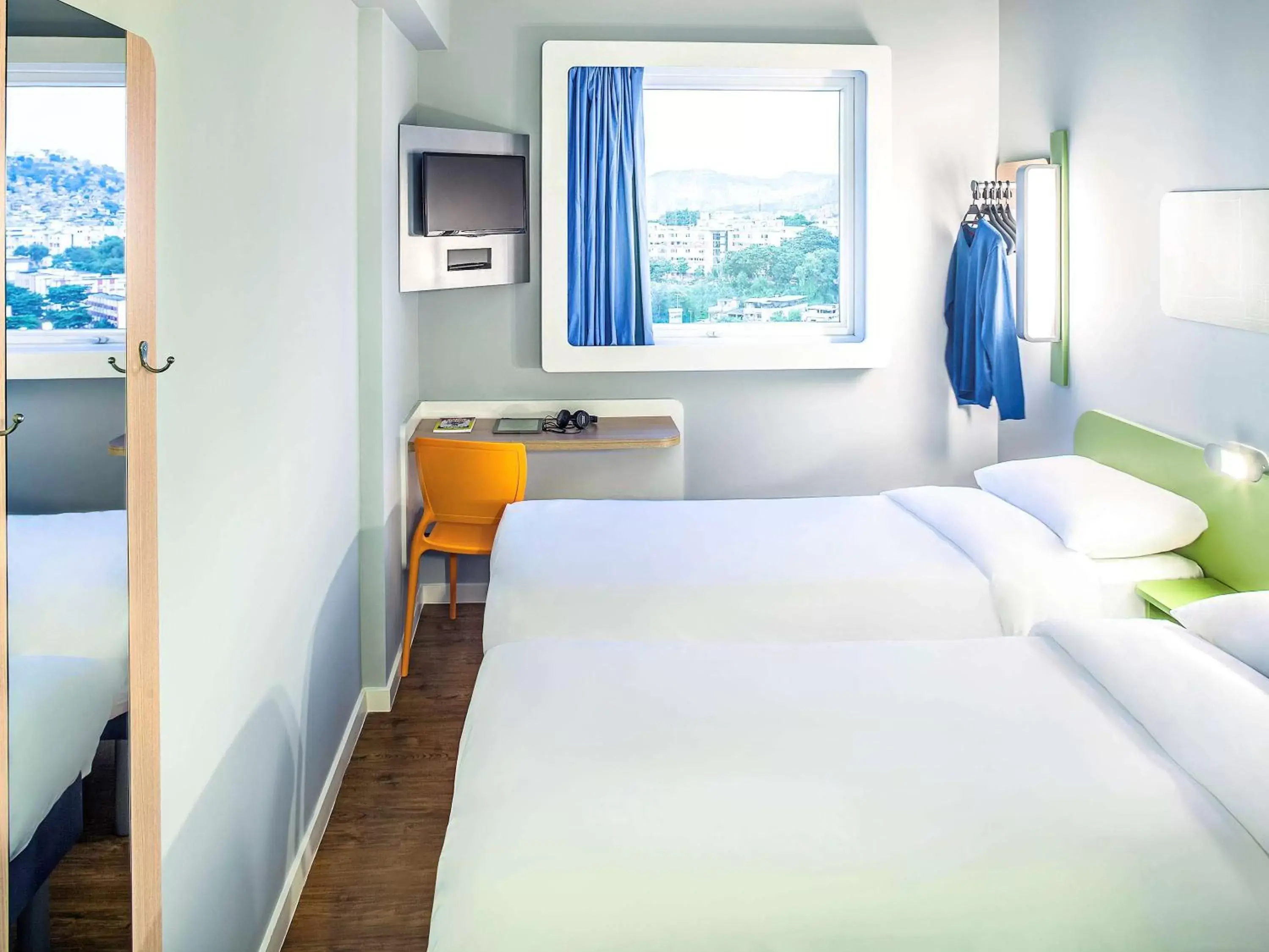 Photo of the whole room, Bed in ibis budget Rio de Janeiro Nova America