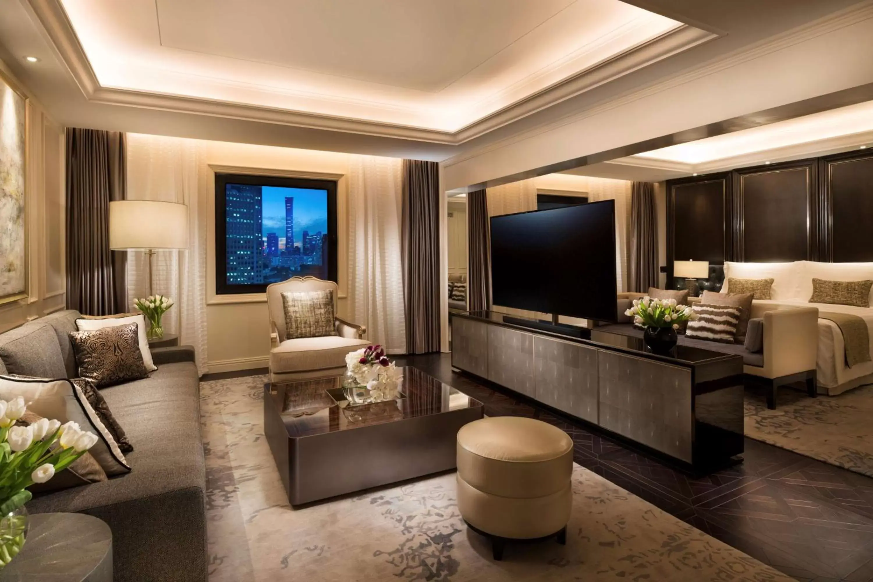 Photo of the whole room, Seating Area in Kempinski Hotel Beijing Yansha Center