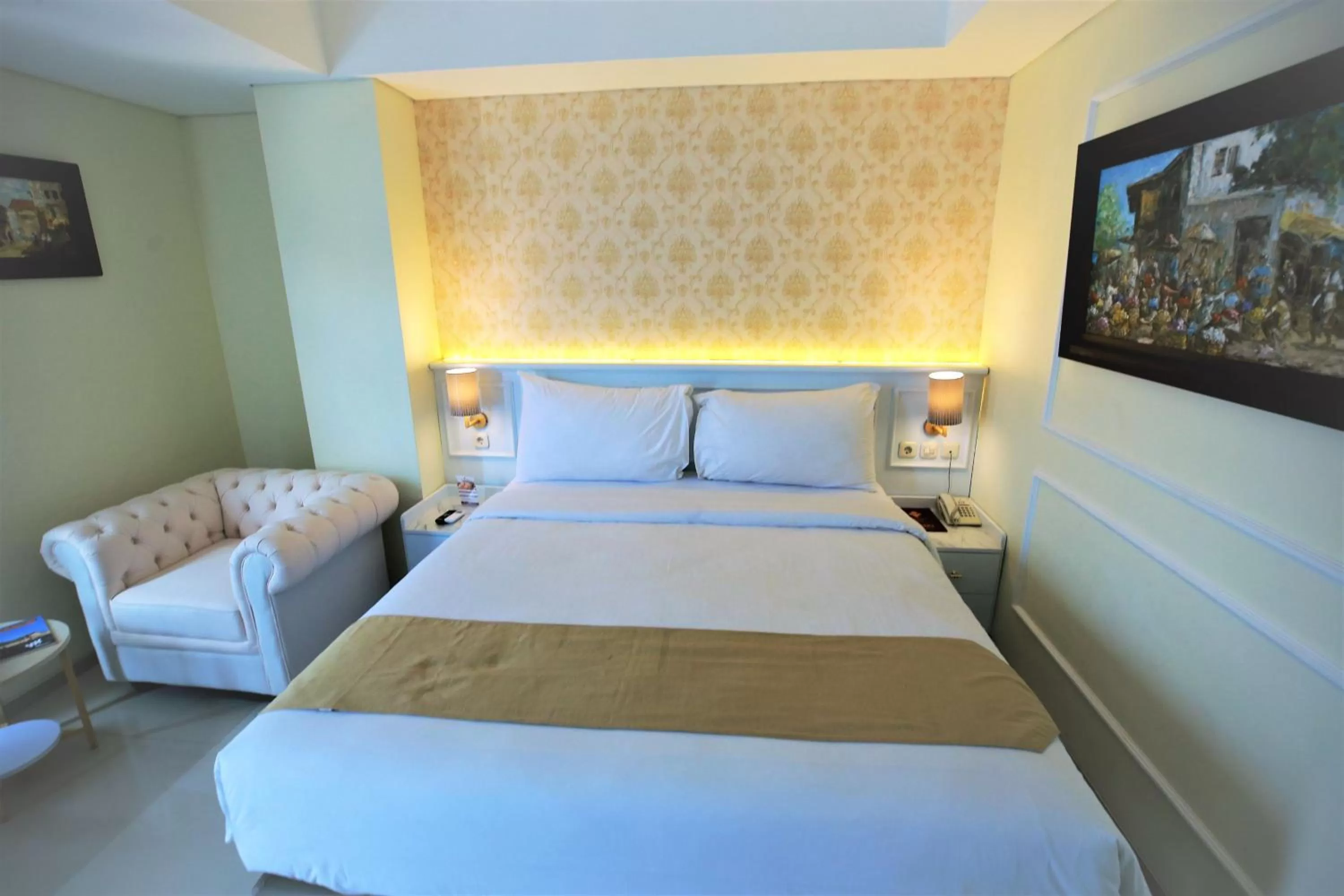 Bed in The Cube Hotel Malioboro, Azana Hotels Collection