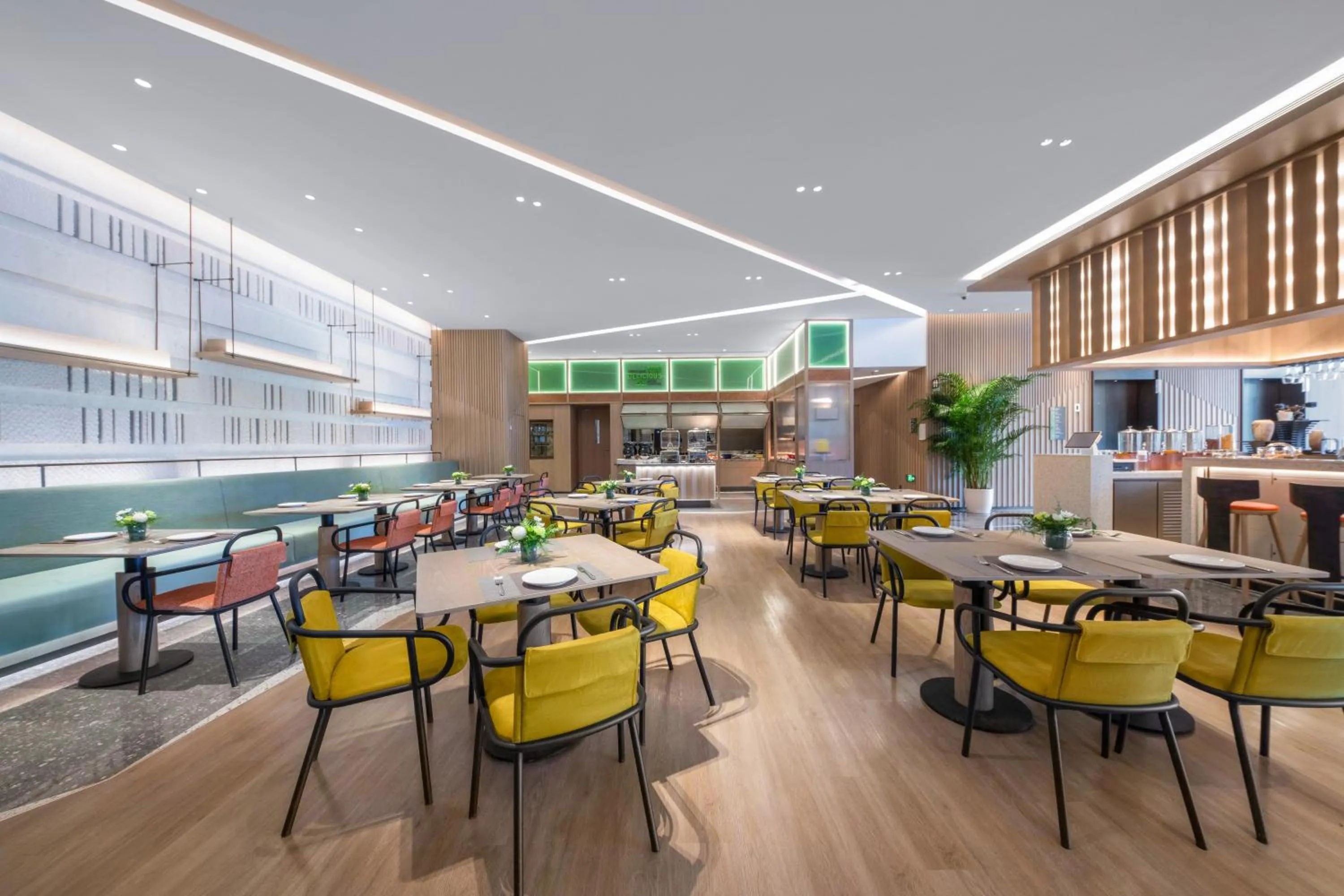 Restaurant/places to eat in EVEN Hotels Shenzhen Guangming Cloud Park by IHG