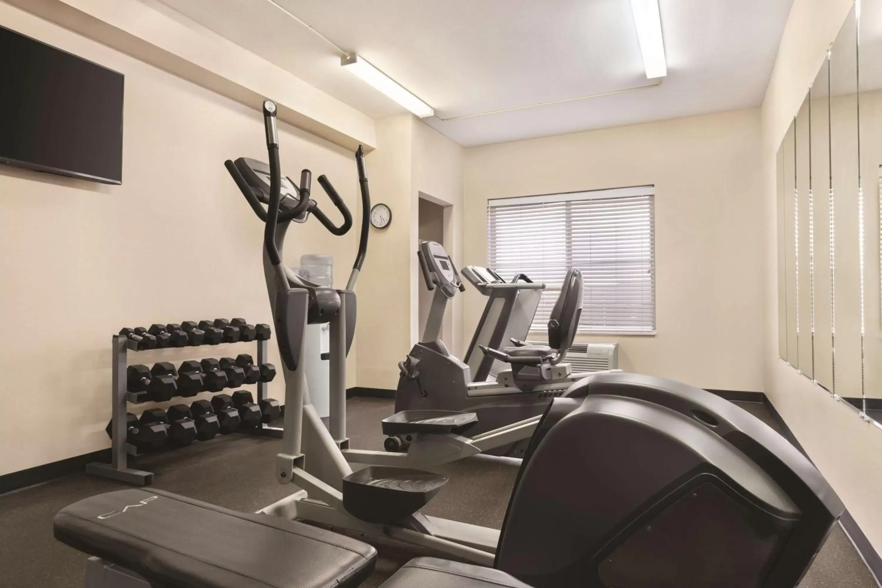 Activities, Fitness Center/Facilities in Country Inn & Suites by Radisson, Wytheville, VA