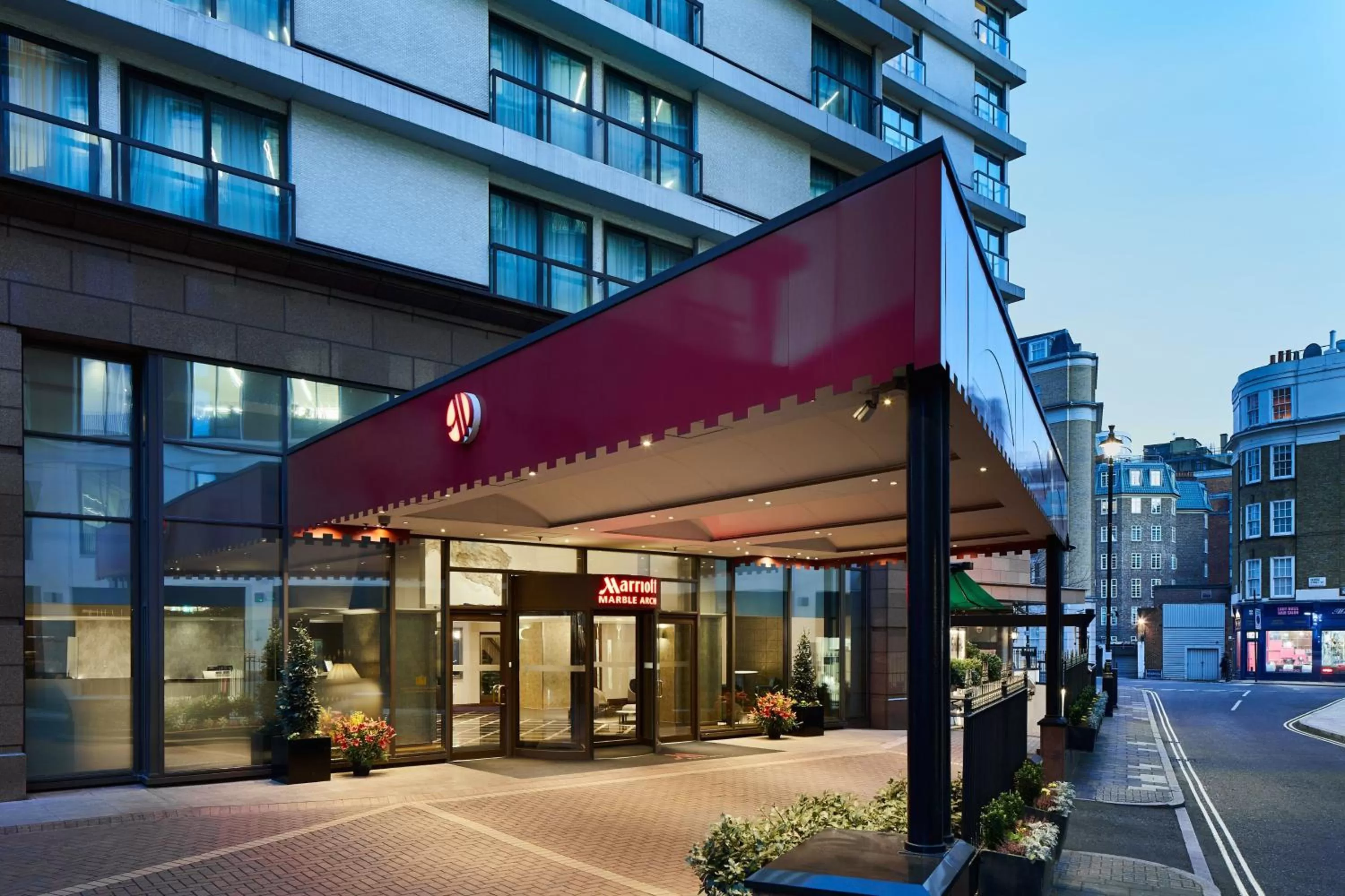 Property building in London Marriott Hotel Marble Arch