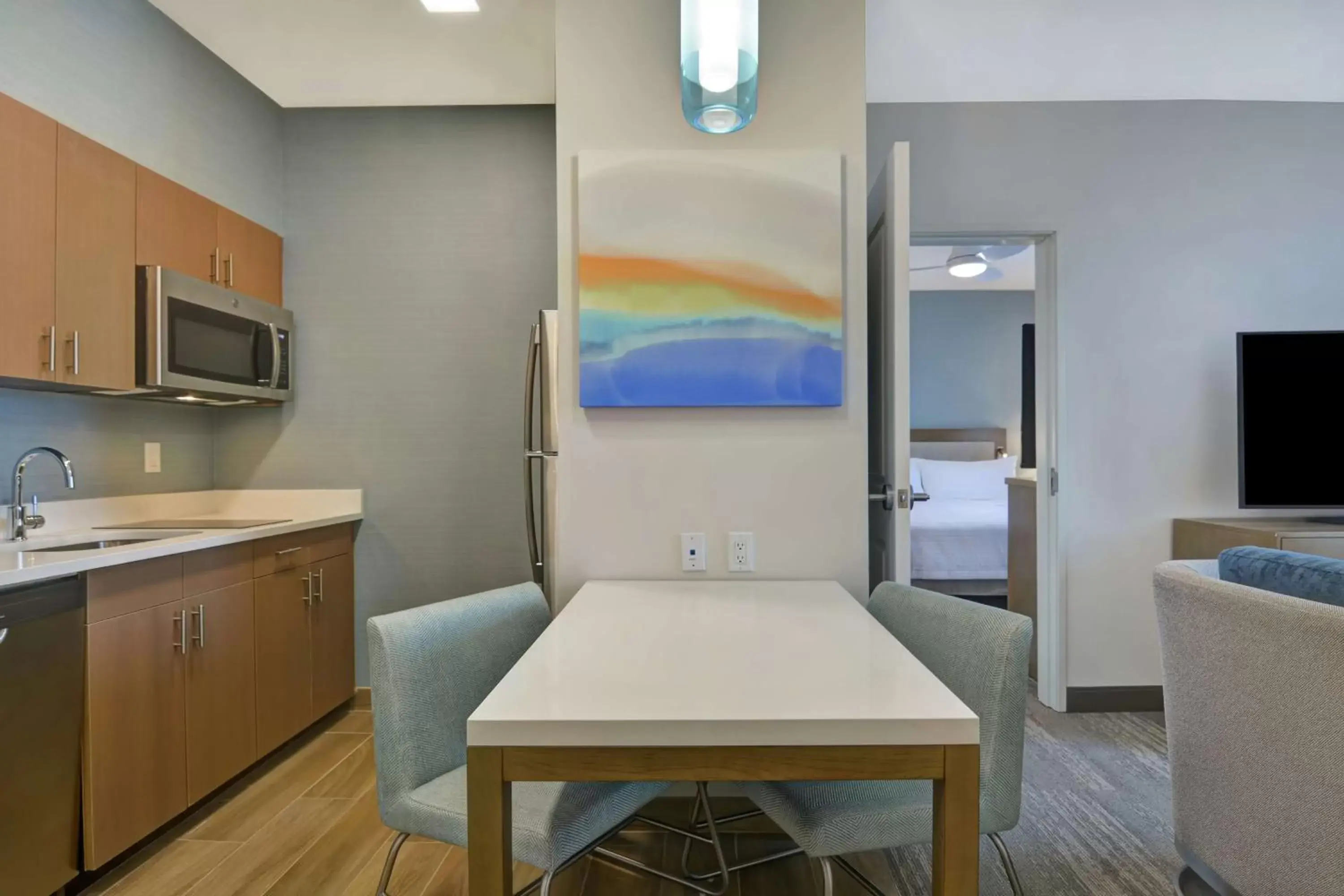 Bedroom, Kitchen/Kitchenette in Homewood Suites By Hilton Chula Vista Eastlake