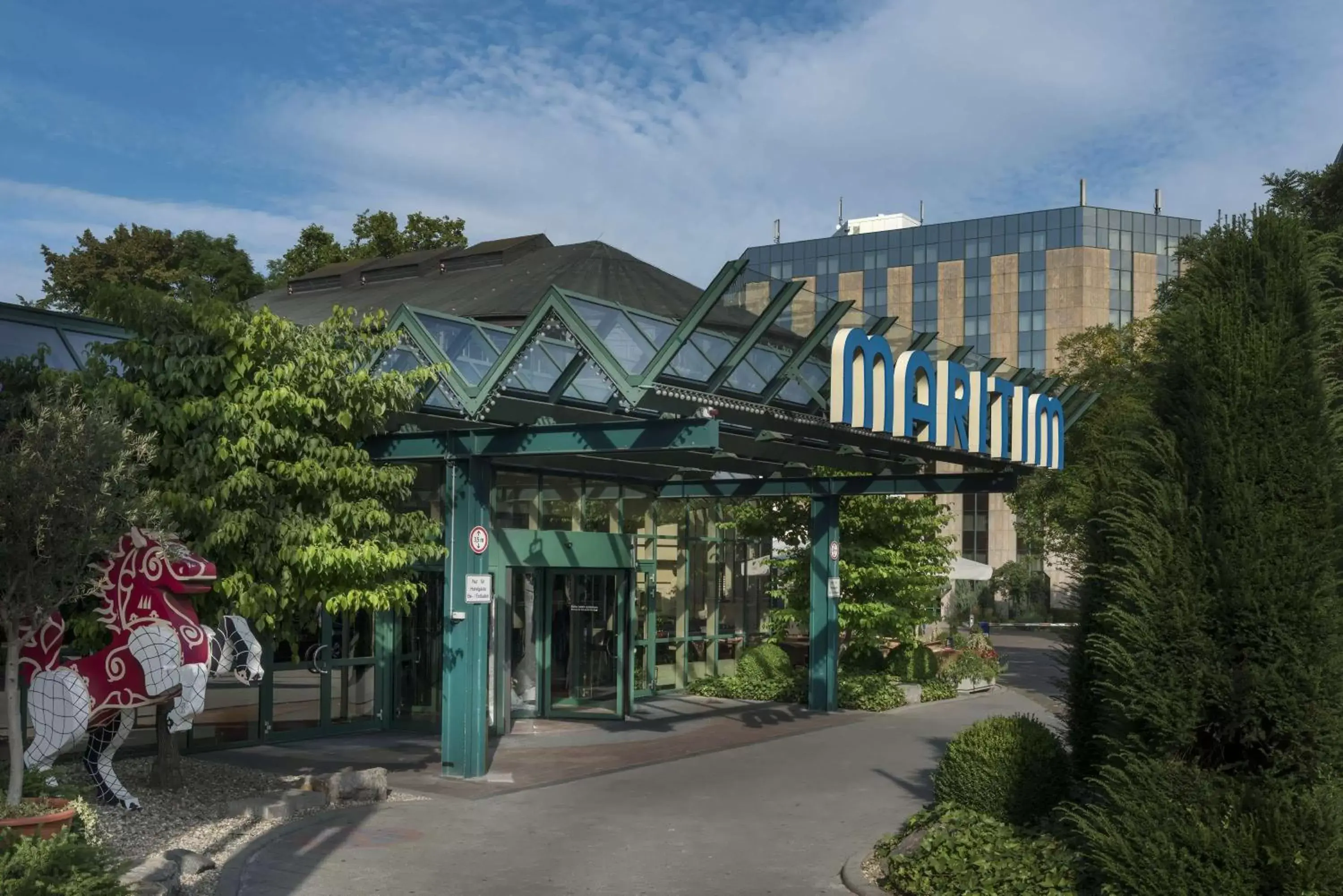 Facade/entrance in Maritim Hotel Stuttgart