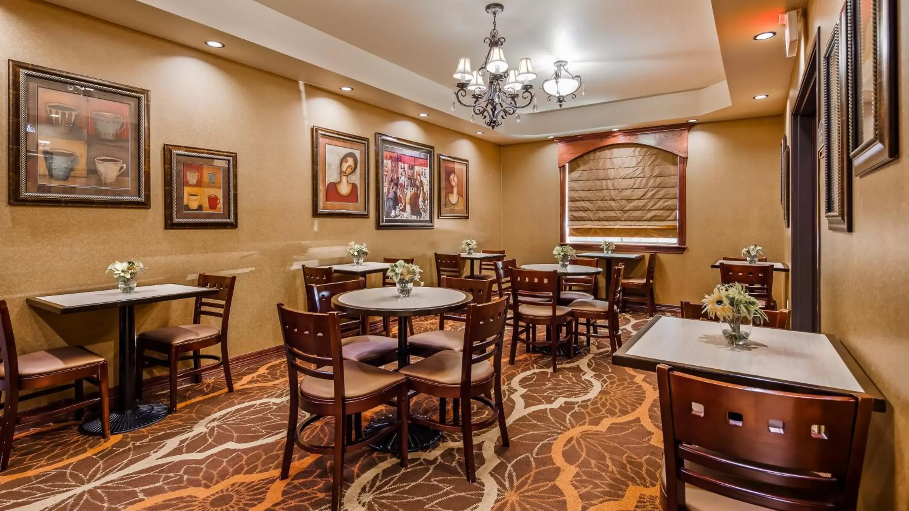 Breakfast, Restaurant/Places to Eat in Best Western Plus Crown Colony Inn & Suites