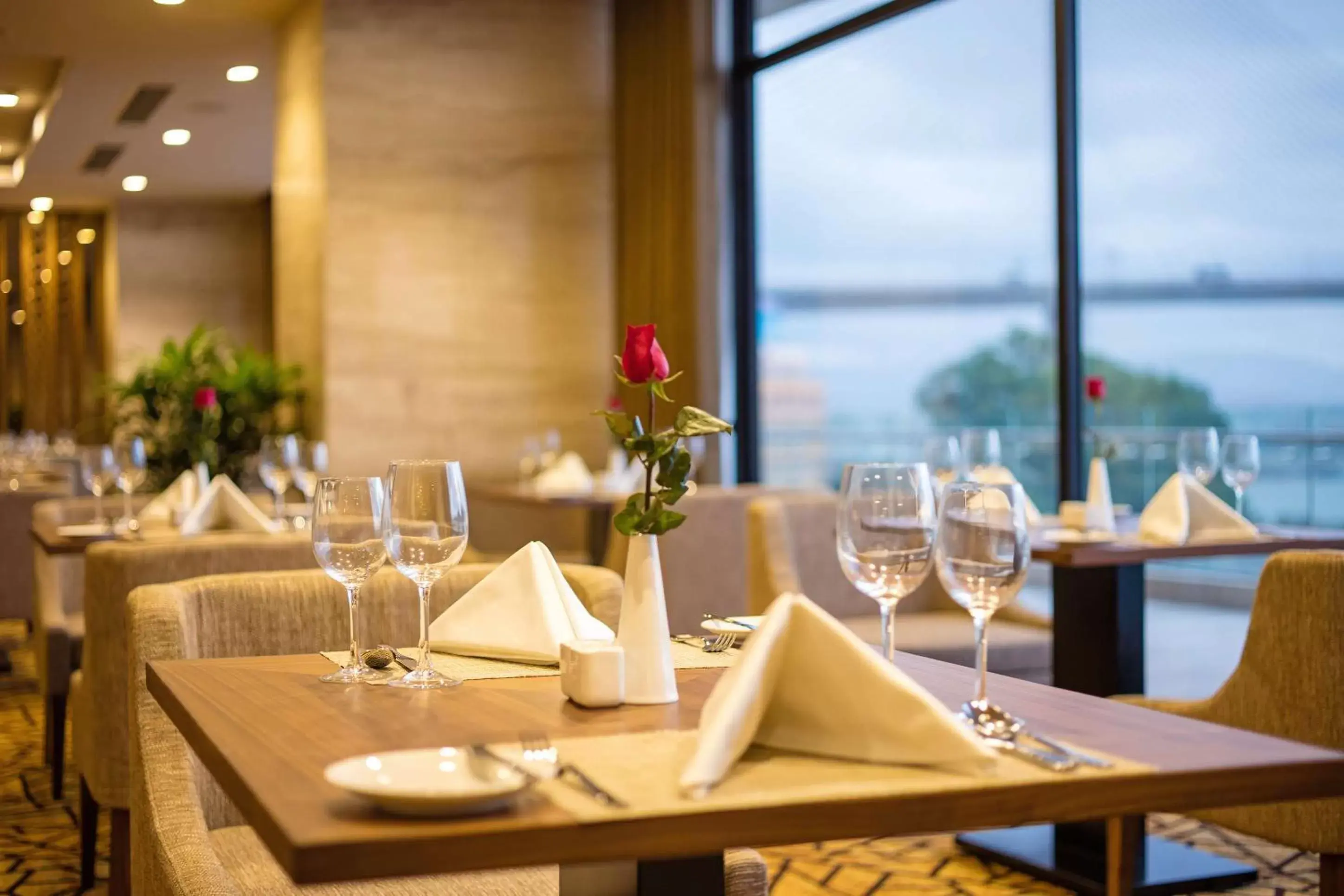 Restaurant/Places to Eat in Wyndham Legend Halong