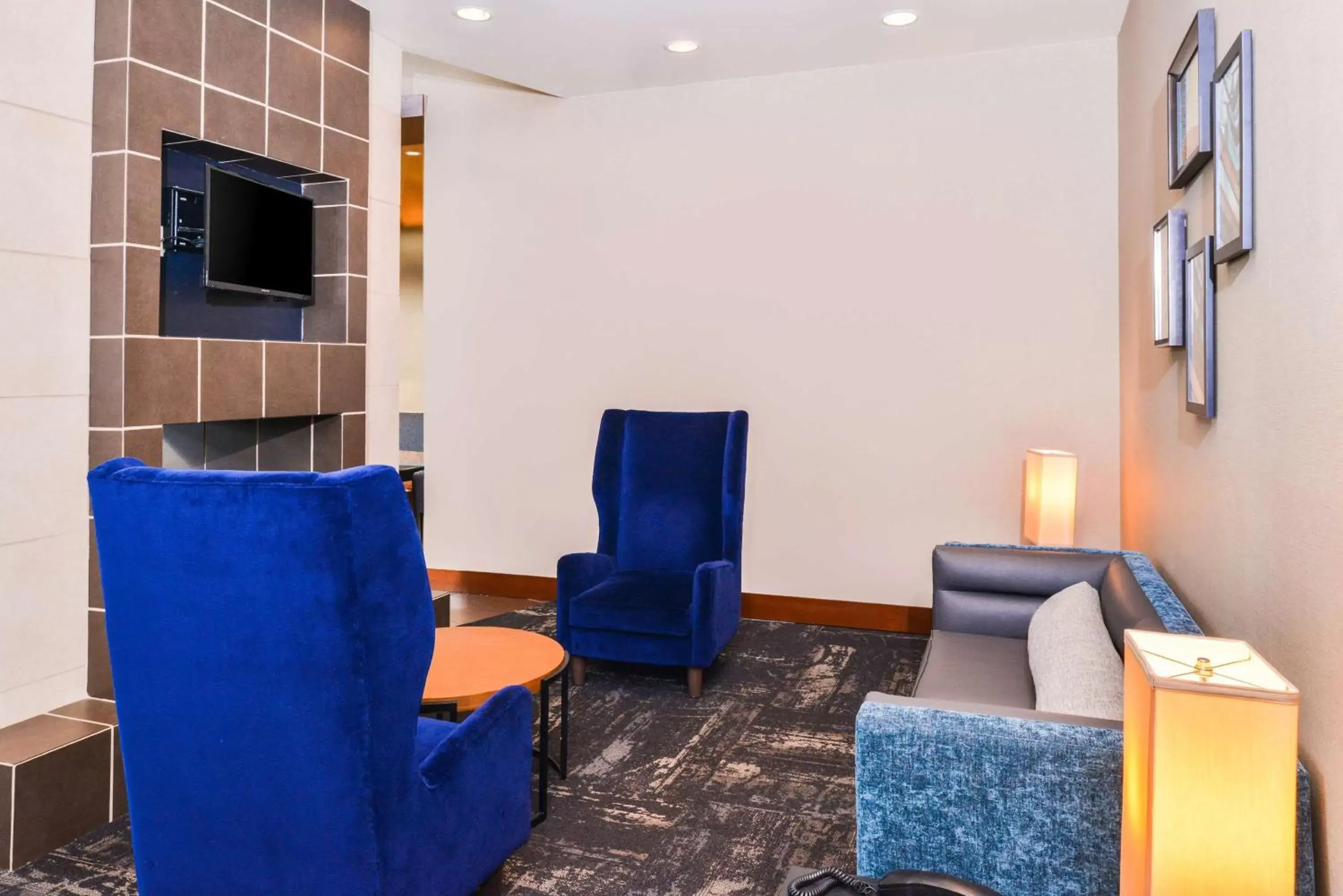 Lobby or reception in Hyatt Place Chesapeake