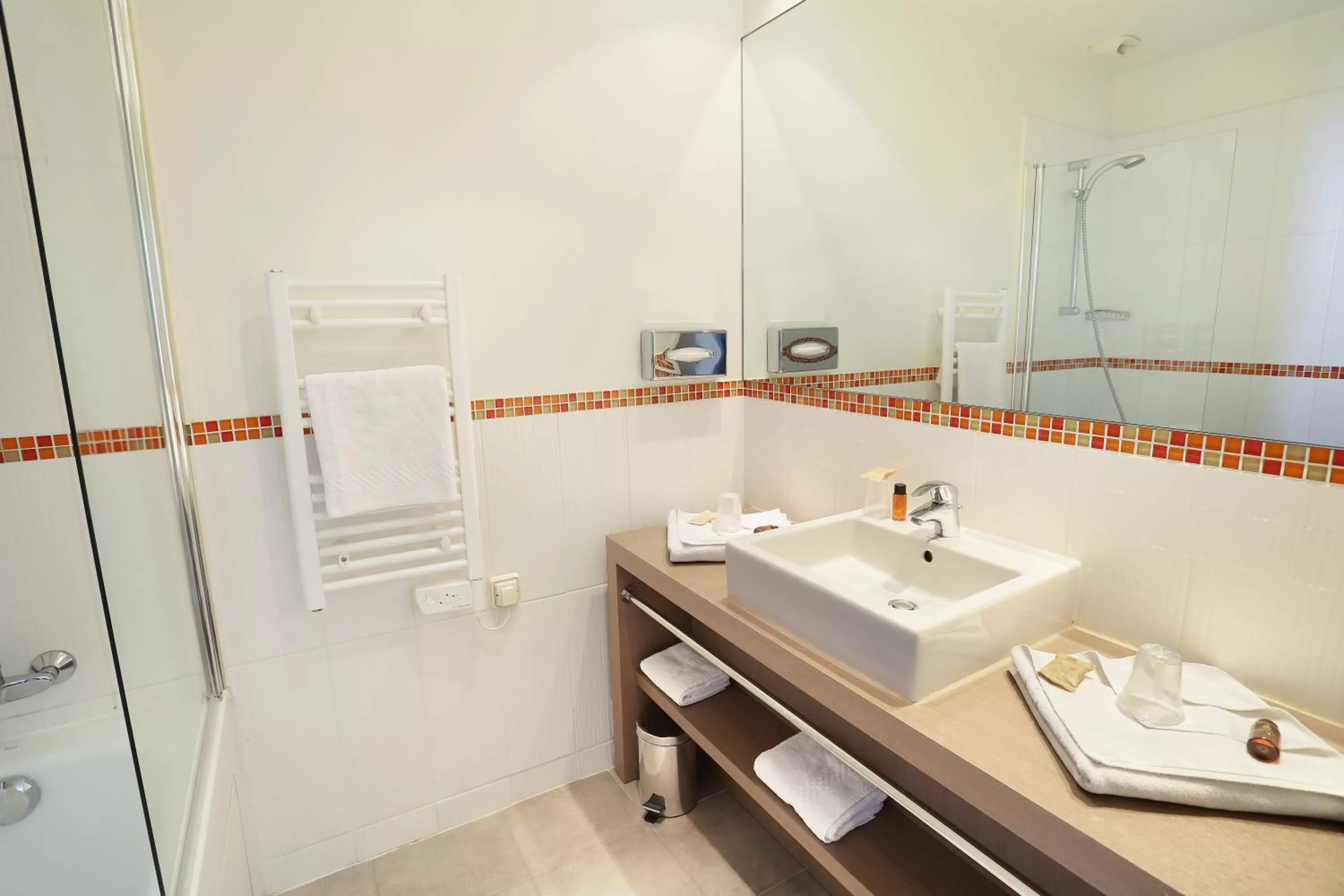 Bathroom in Le Grand Hôtel de Normandie