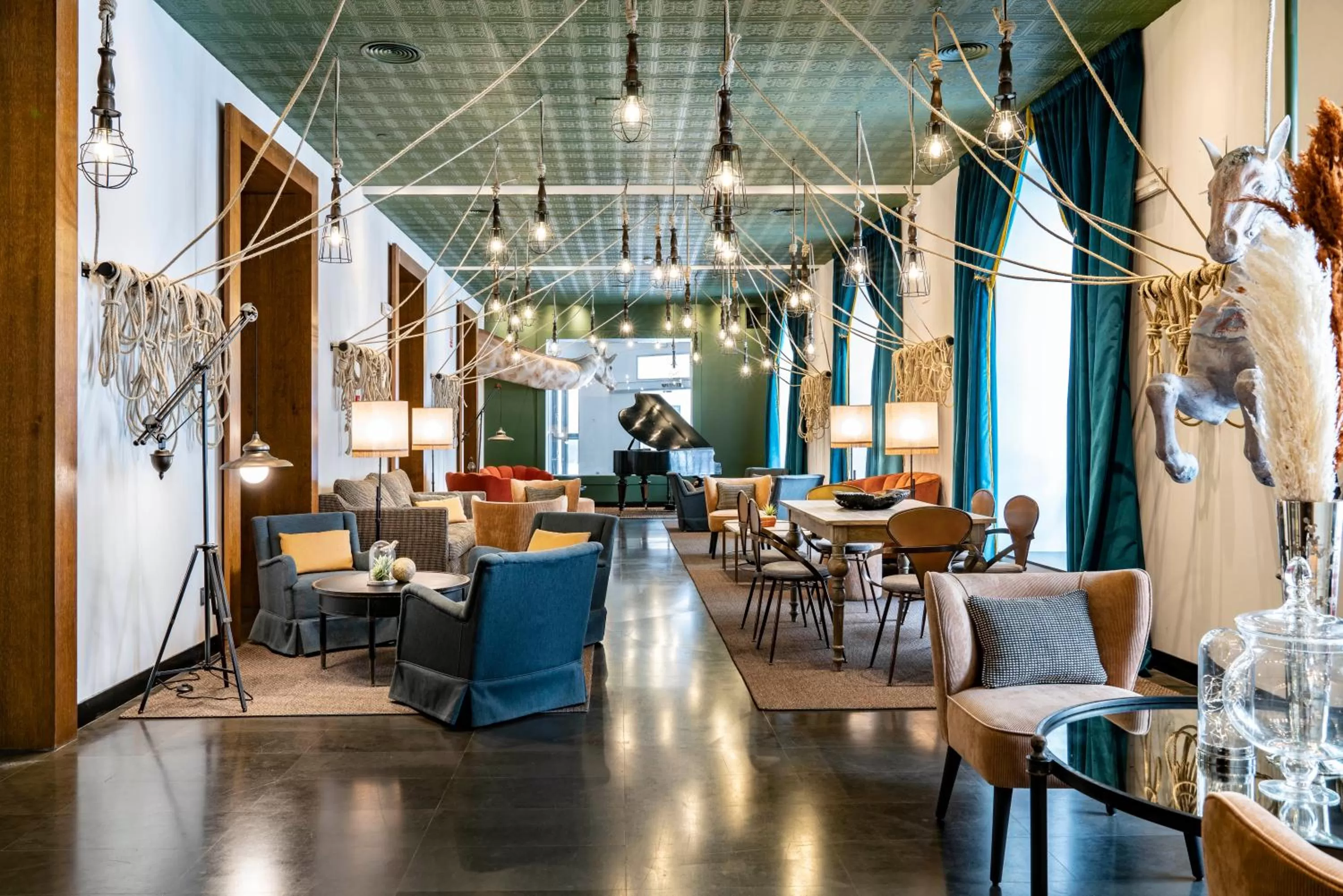 Restaurant/places to eat in Vincci Soho