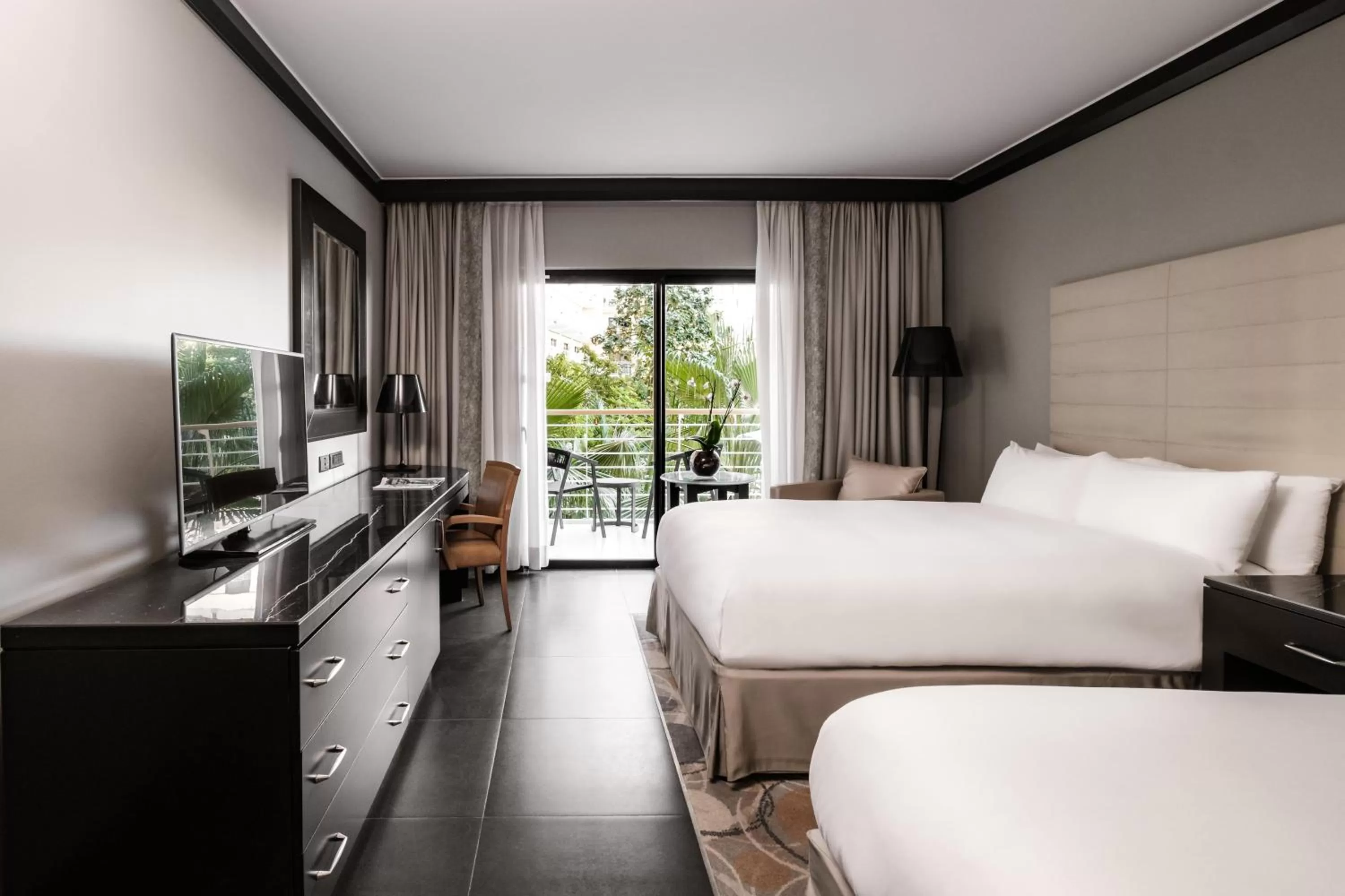 Photo of the whole room, Bed in InterContinental Malta by IHG