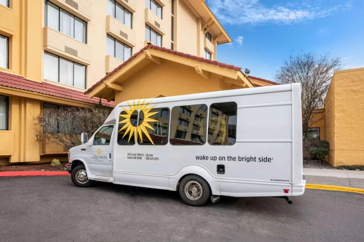 shuttle in La Quinta by Wyndham Seattle Sea-Tac Airport shuttle in La Quinta by Wyndham Seattle Sea-Tac Airport