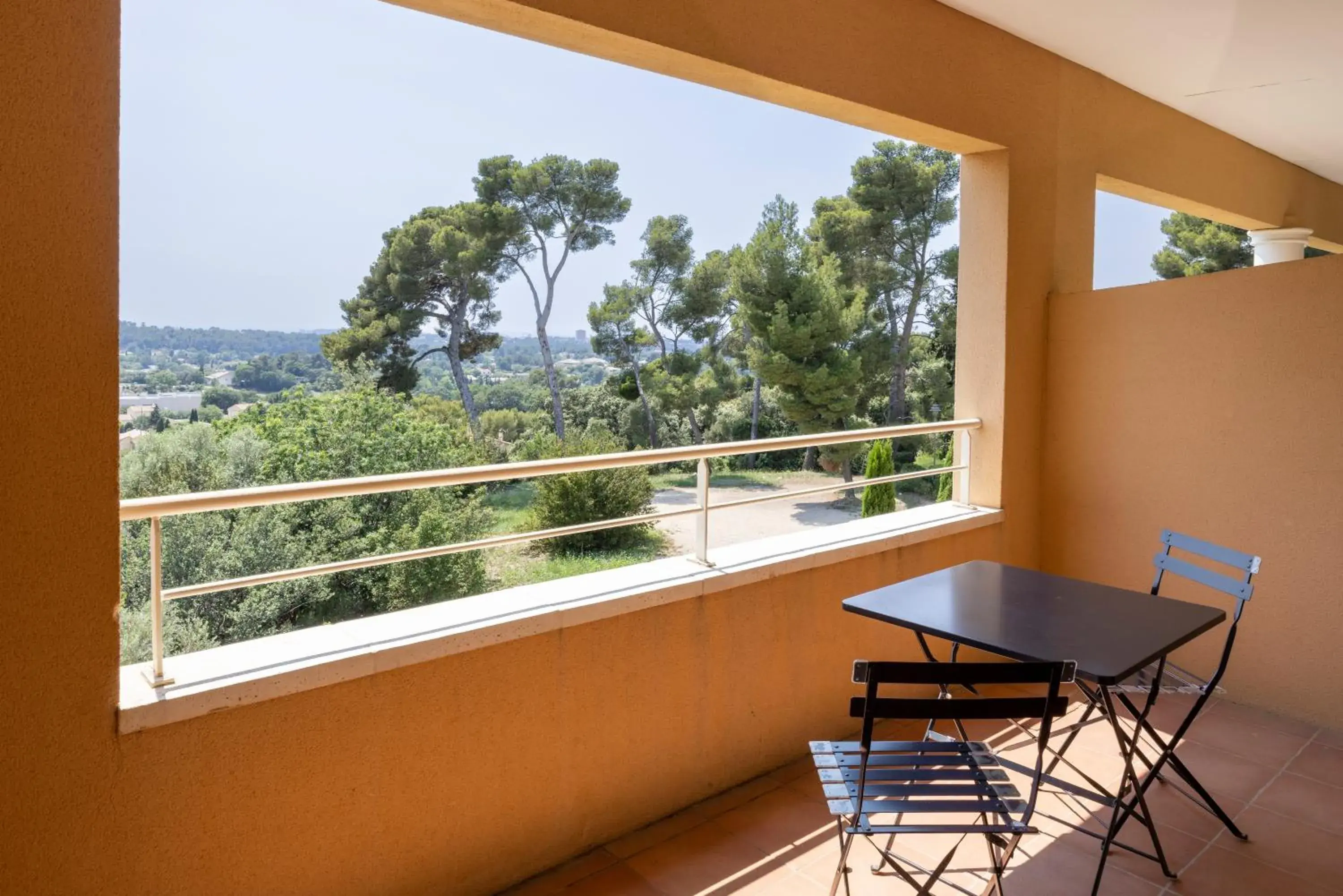 Balcony/Terrace in INTER-HOTEL CÃ´tÃ© Sud Hotel Allauch