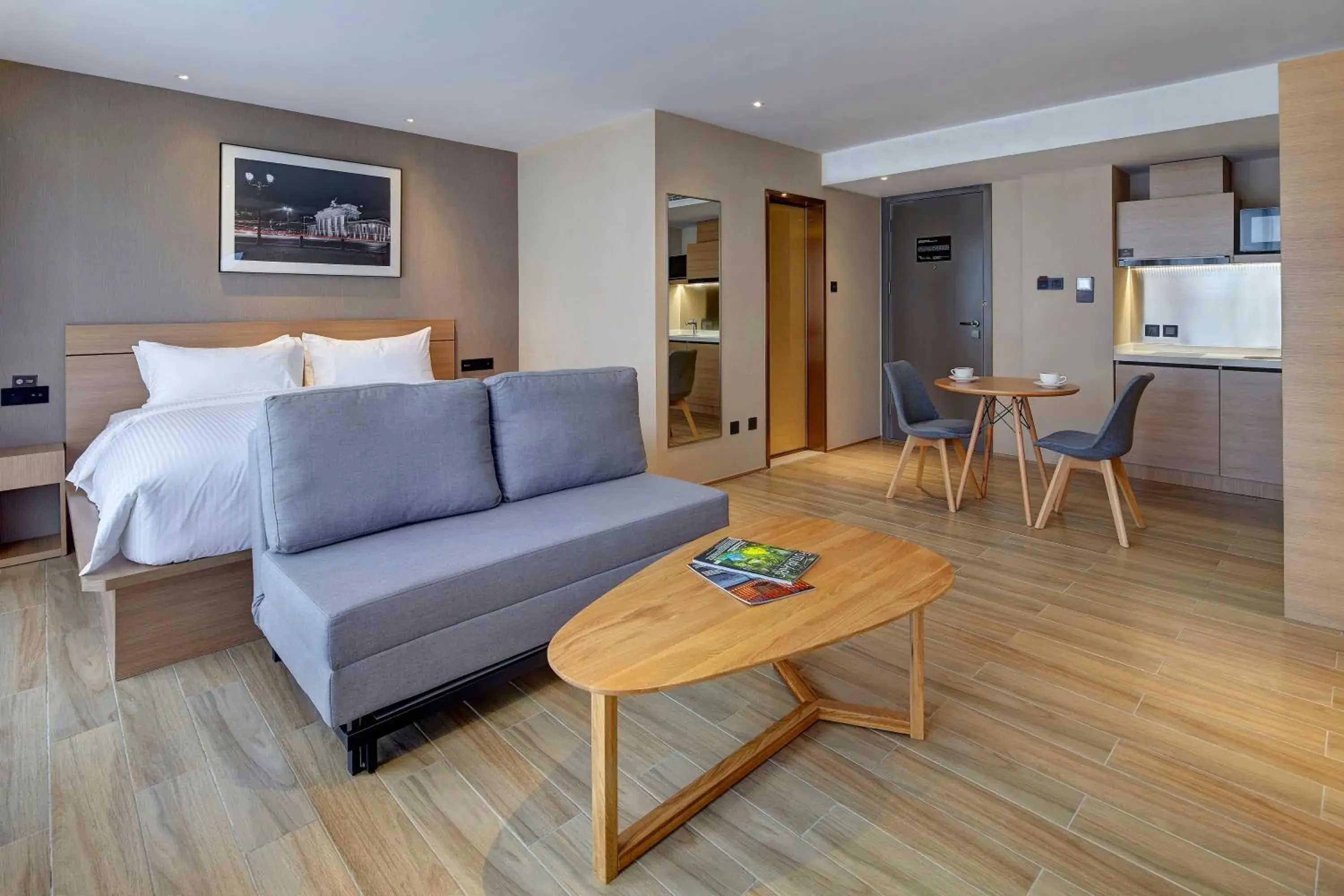 Deluxe Double Room in Bridal Tea House Hotel-Free Shuttle Bus for Canton Fair Deluxe Double Room in Bridal Tea House Hotel-Free Shuttle Bus for Canton Fair