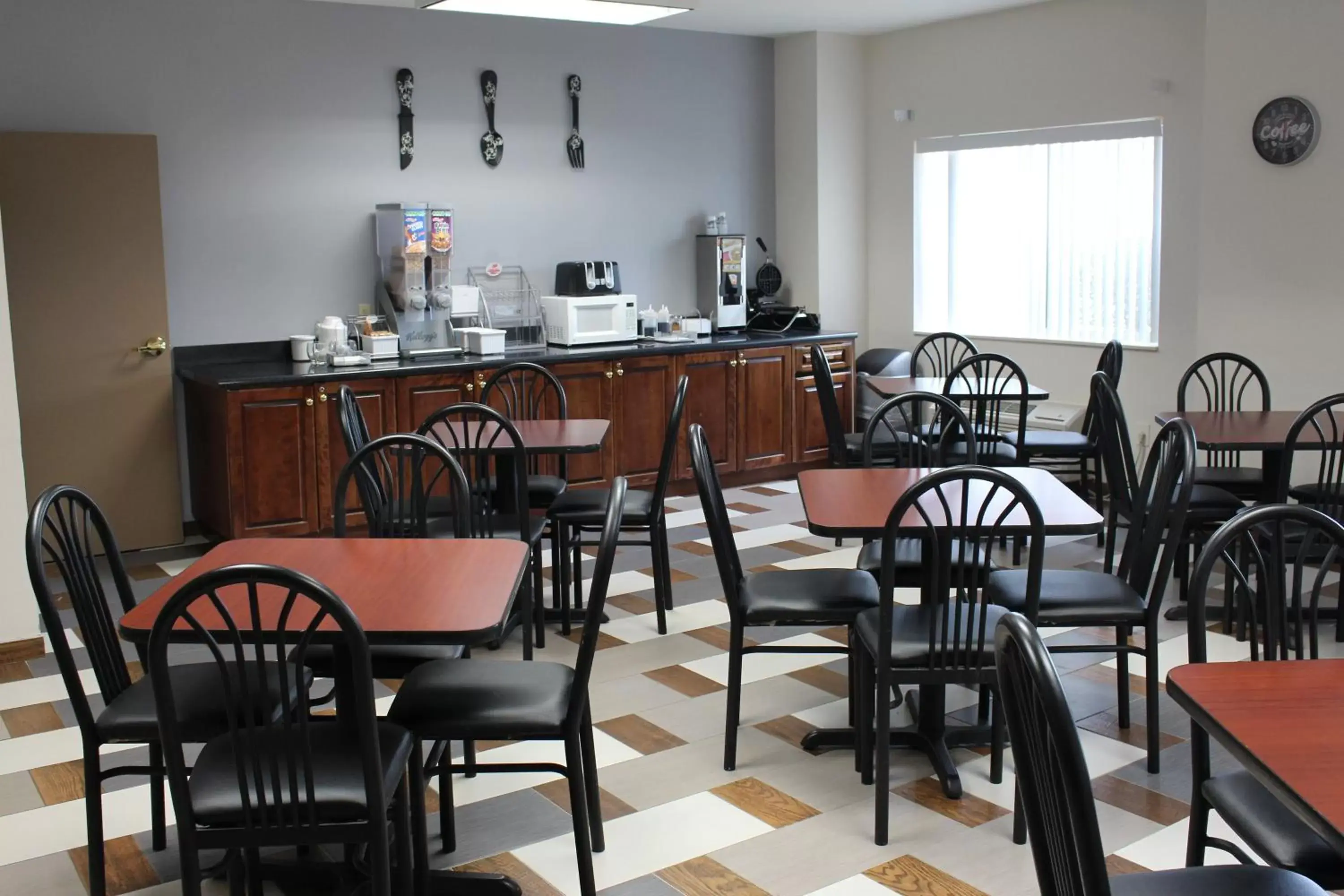 Food and drinks in Super 8 by Wyndham Union Food and drinks in Super 8 by Wyndham Union