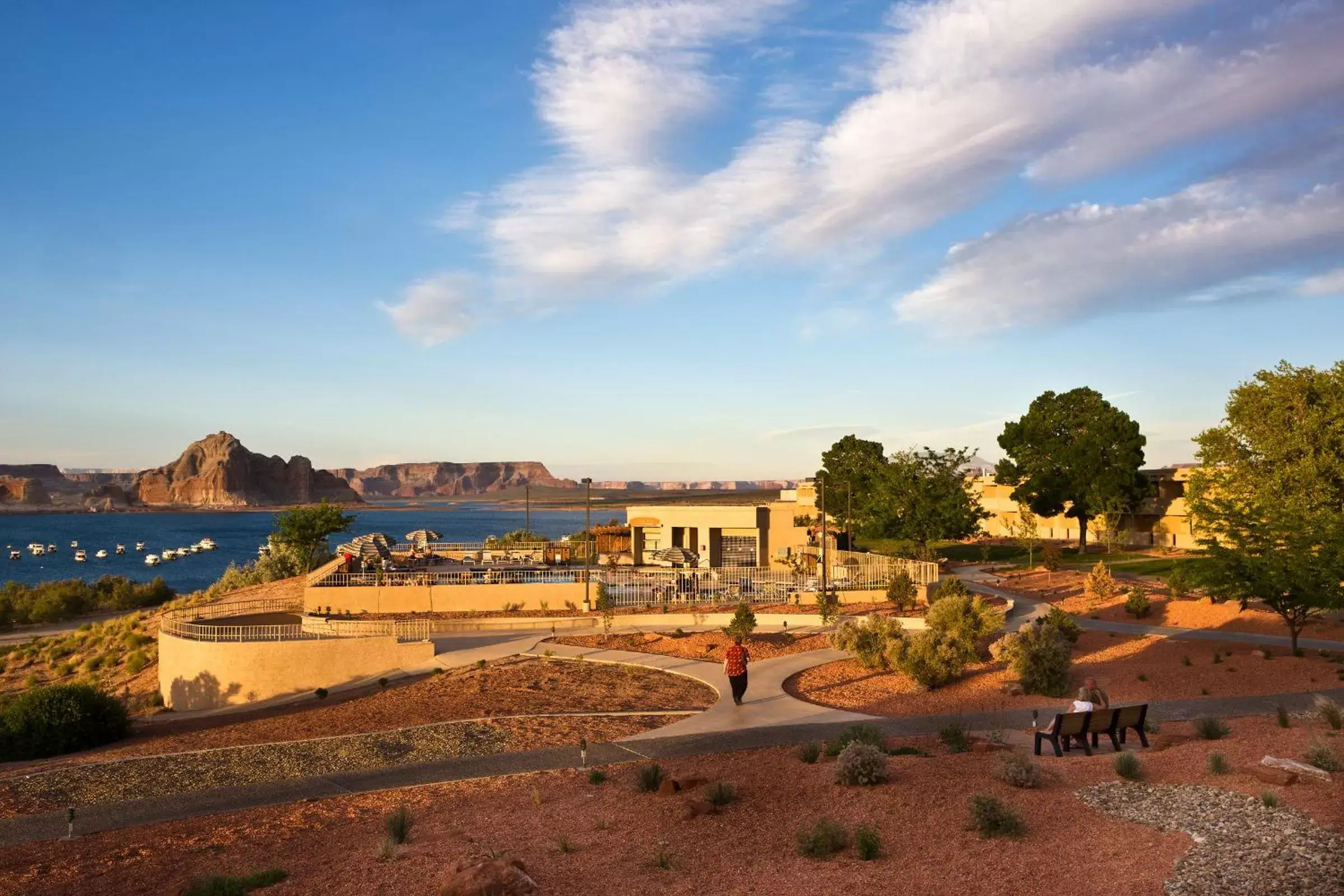 Facade/entrance in Lake Powell Resort