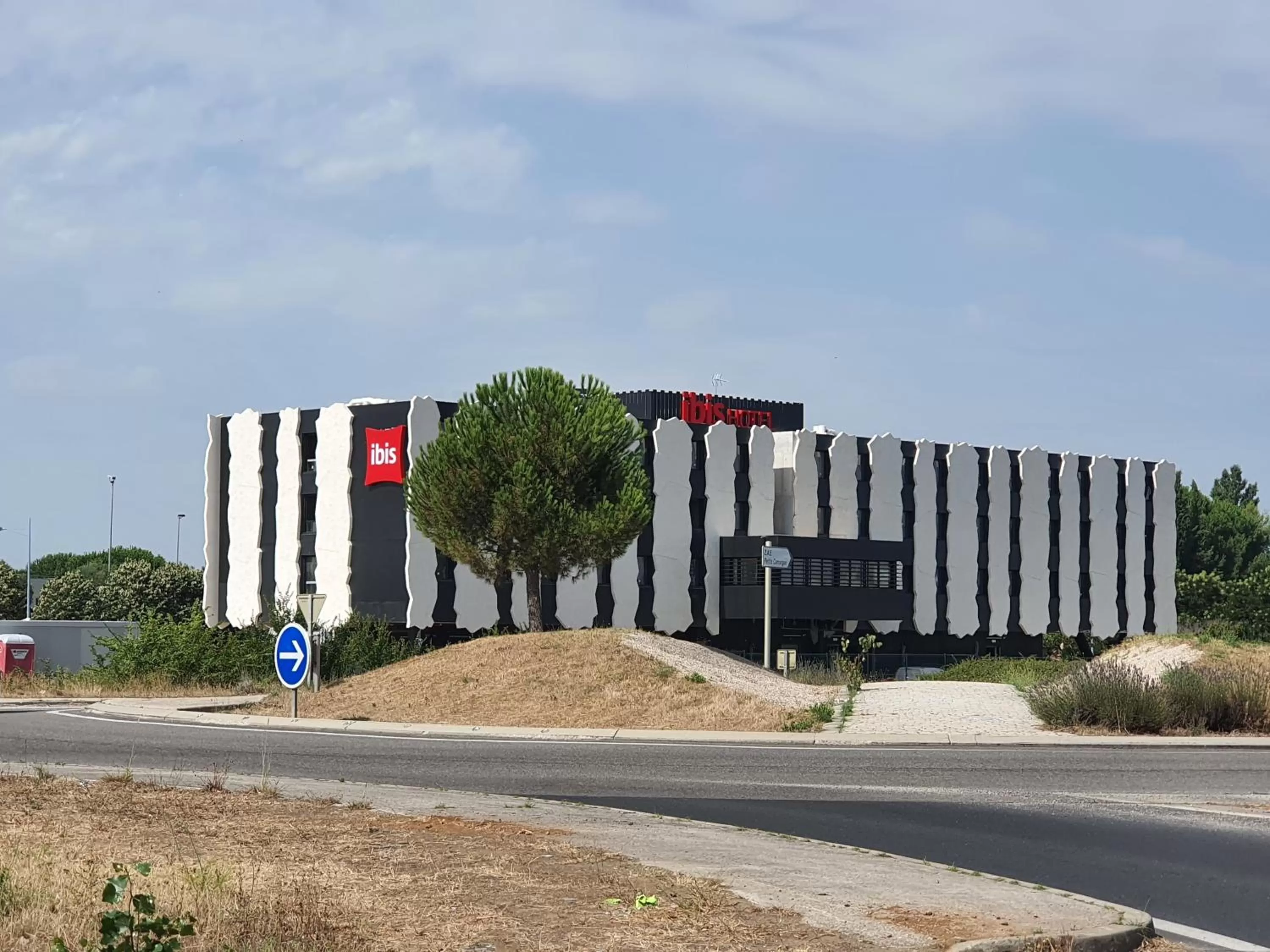 Property building in Ibis Lunel Petite Camargue
