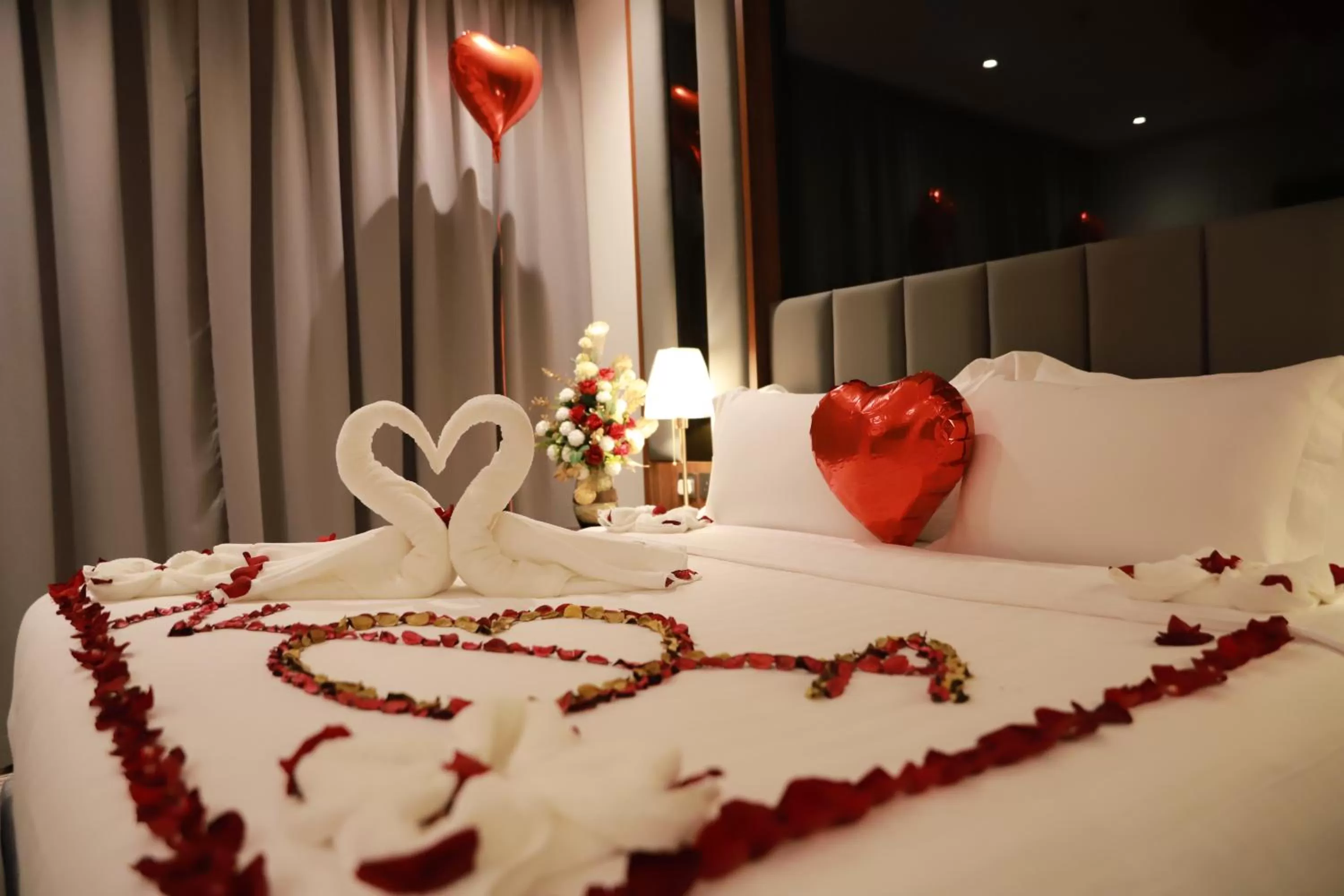 Bedroom, Bed in Tulip View Hotel