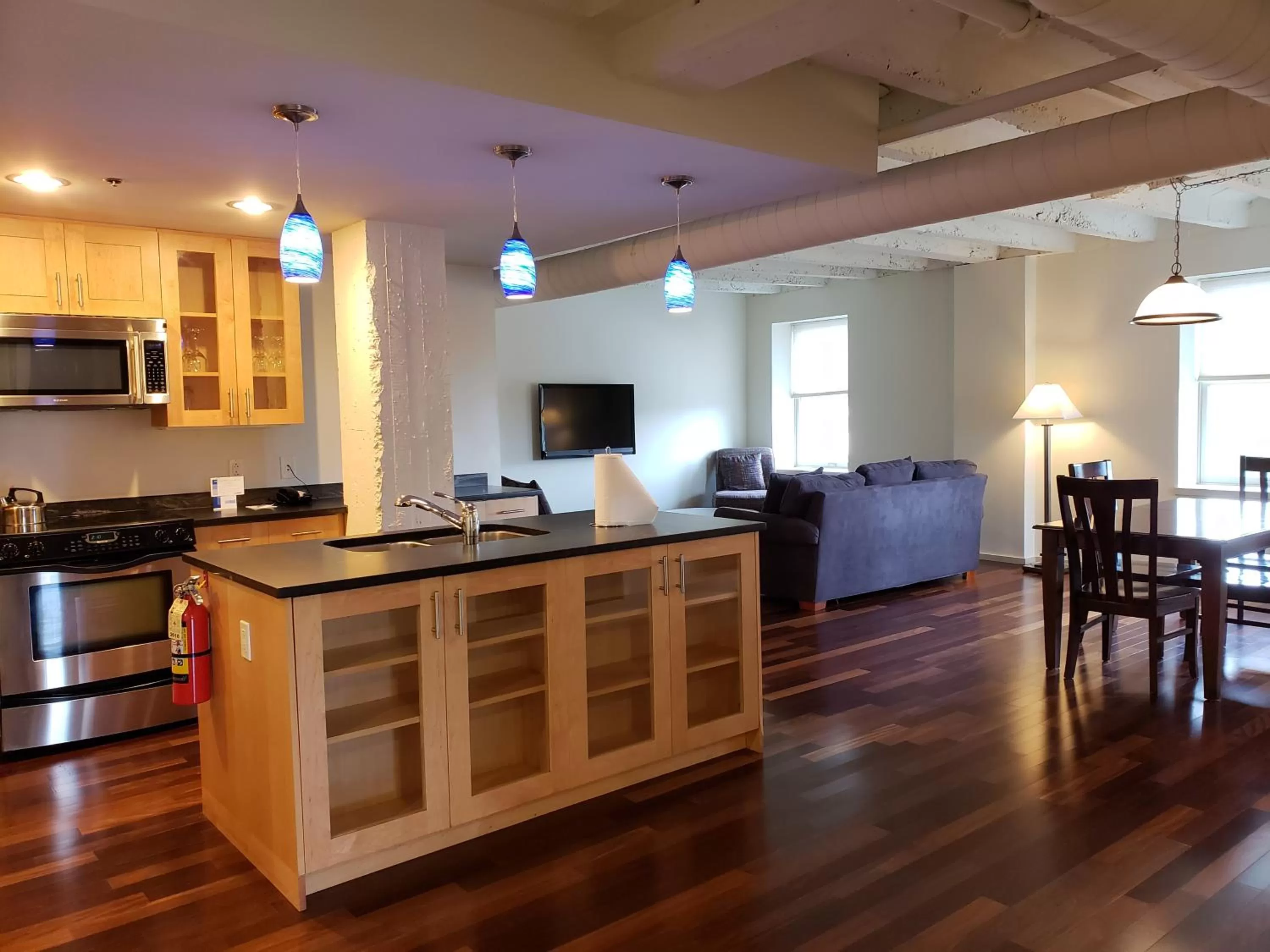 Kitchen or kitchenette in Grand Eastonian Hotel & Suites