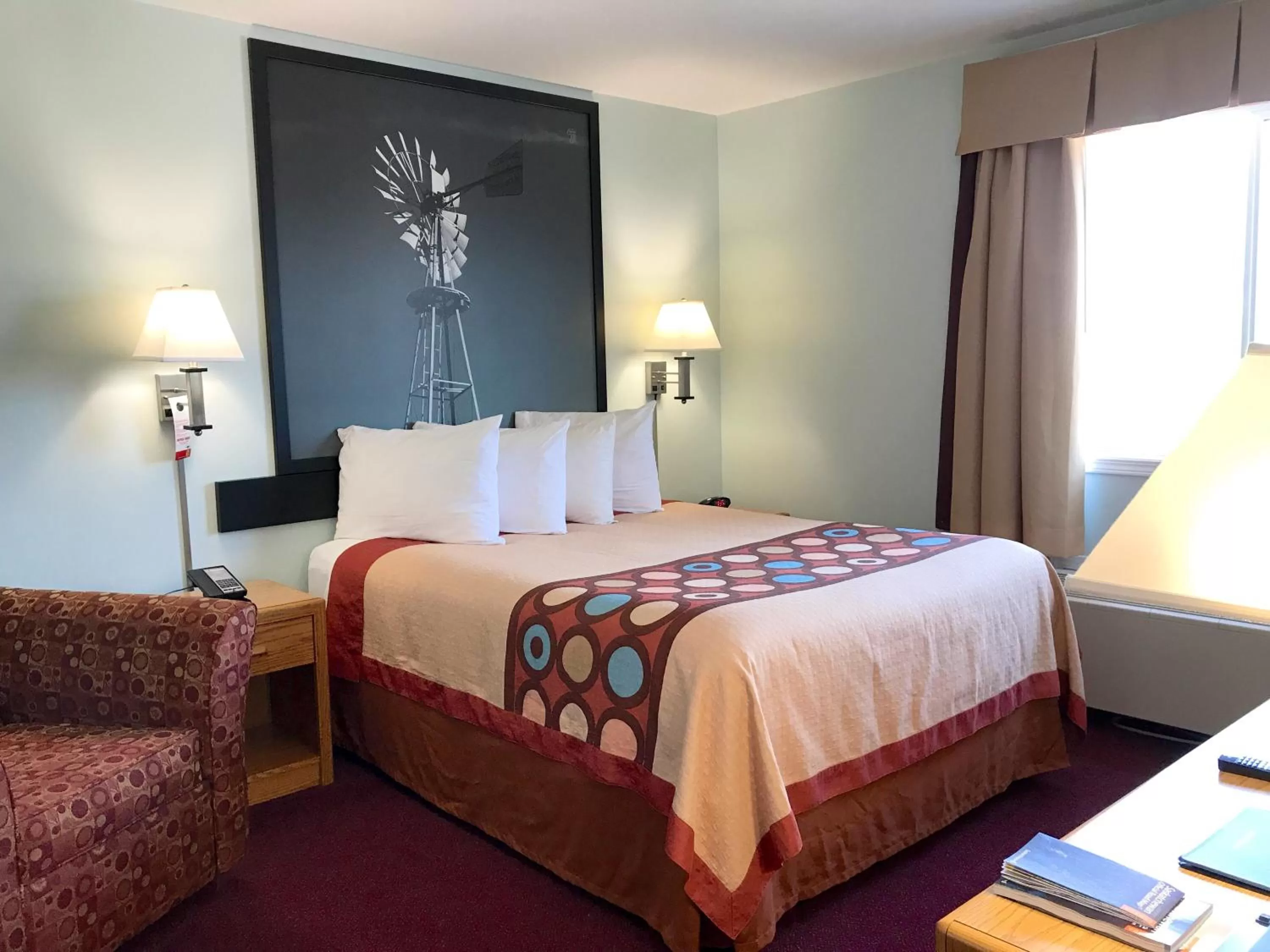 Property building, Bed in Super 8 by Wyndham Kindersley