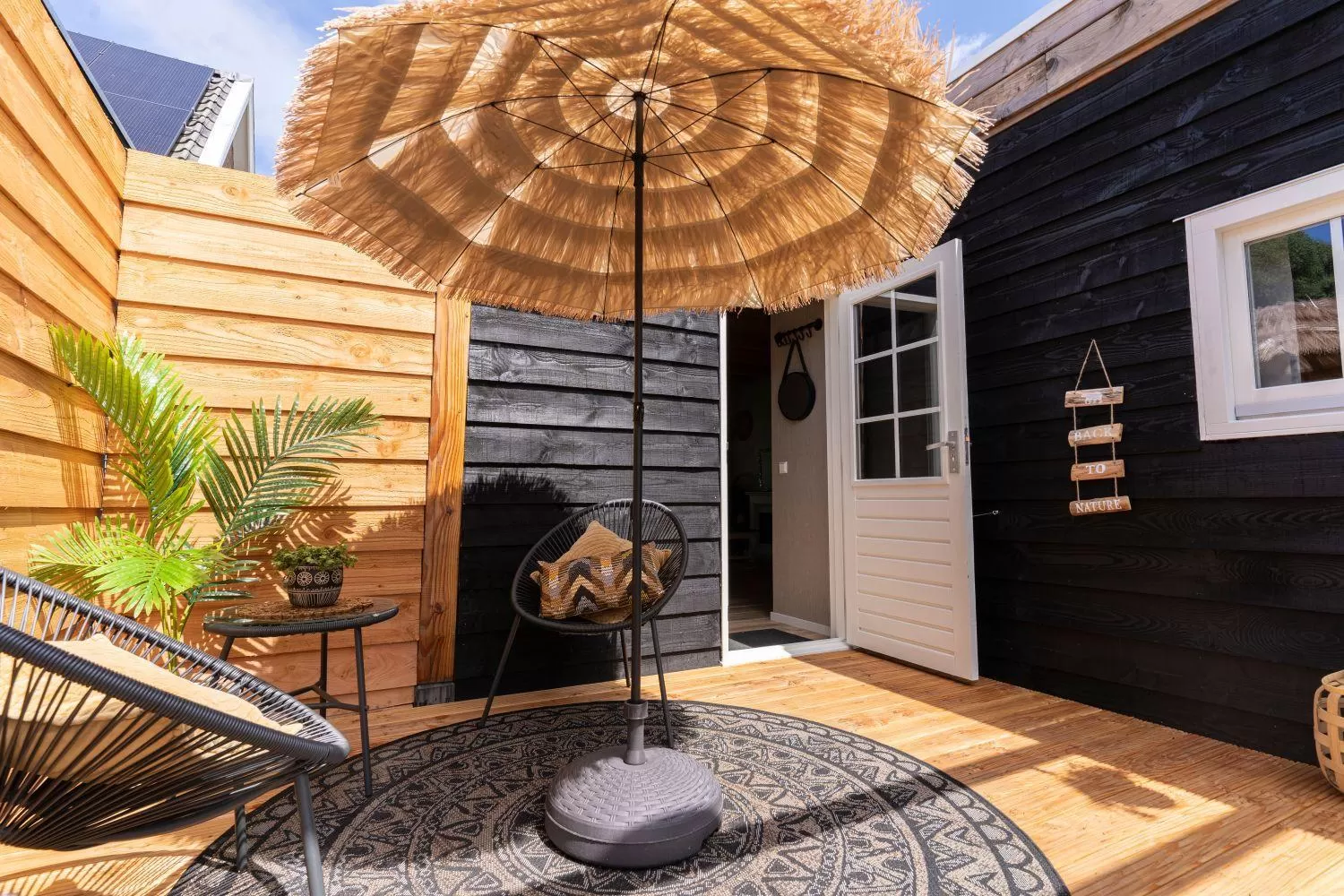 Patio in B&B The Wellness Cottage