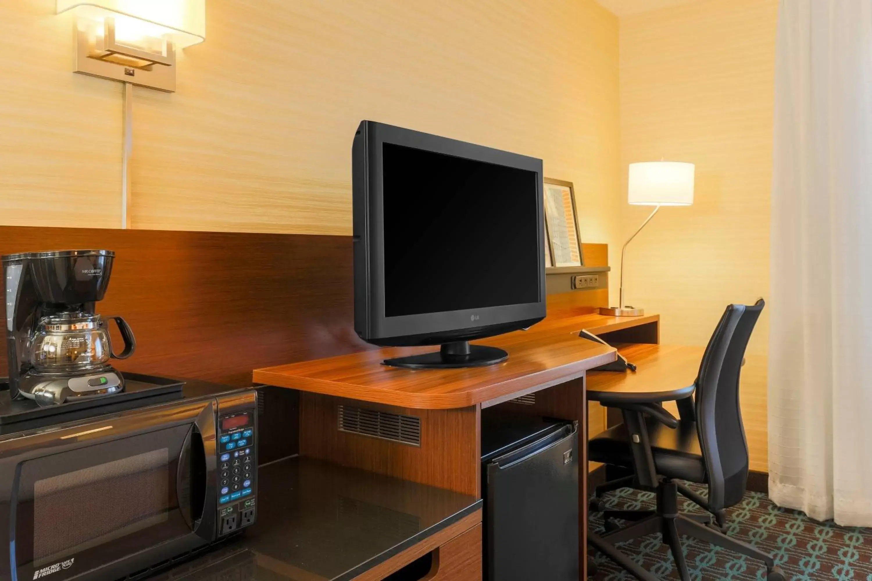 Photo of the whole room, TV/Entertainment Center in Fairfield Inn & Suites by Marriott Yuma