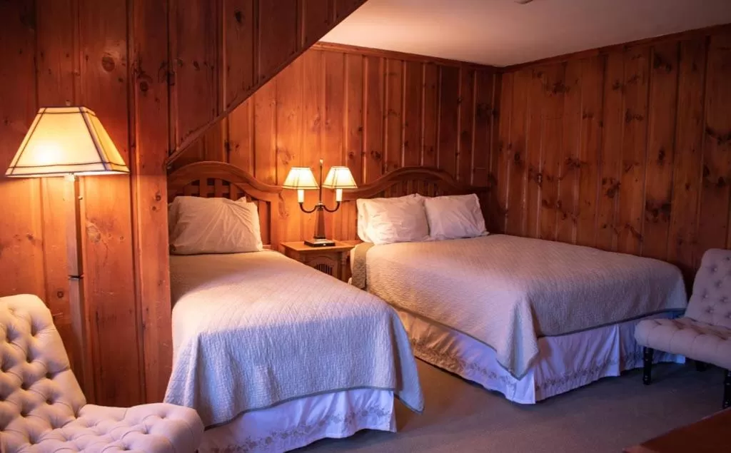 Photo of the whole room, Bed in Franconia Inn