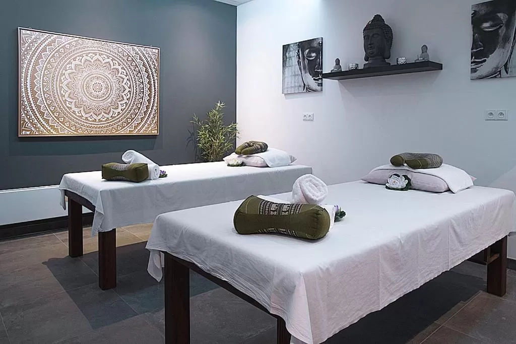 Massage, Bed in Hotel reSTART Superior