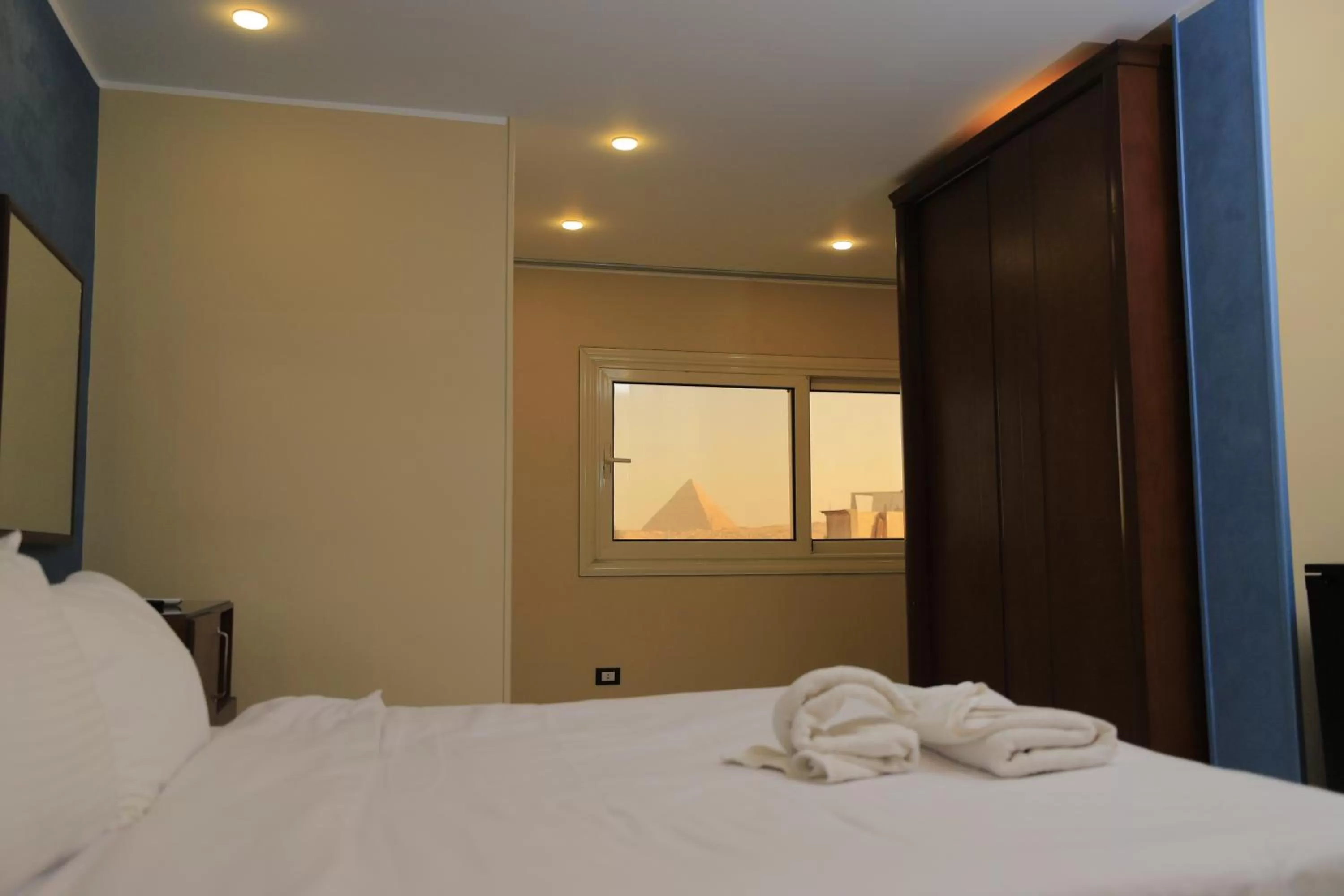 Bed in Jewel Grand Museum & Pyramids View