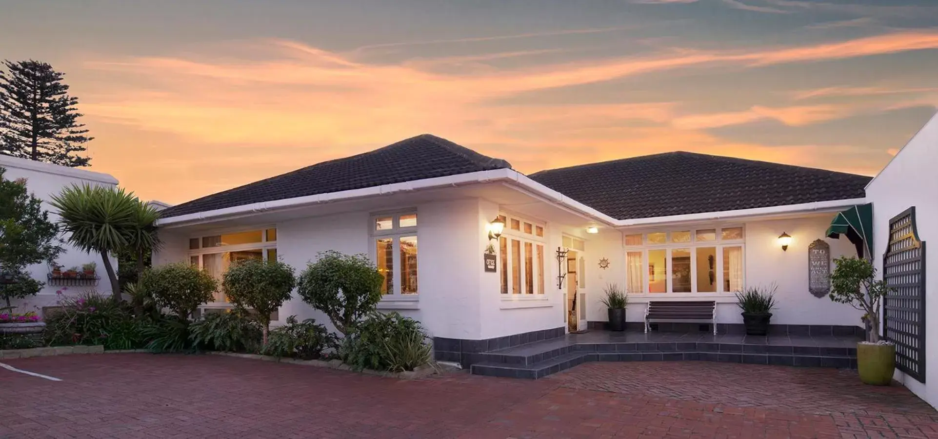 Property building in Carslogie House Property building in Carslogie House